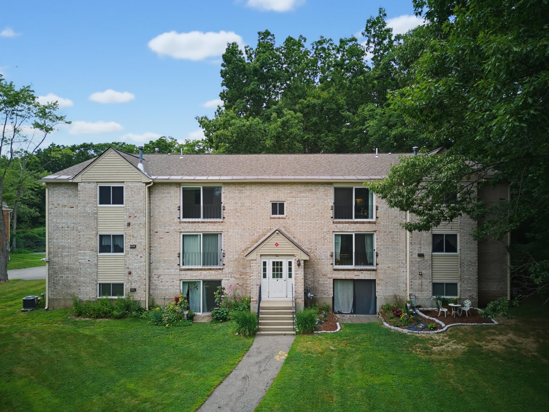 5 Brookside Drive #9, Exeter, NH 03833 — photo 2