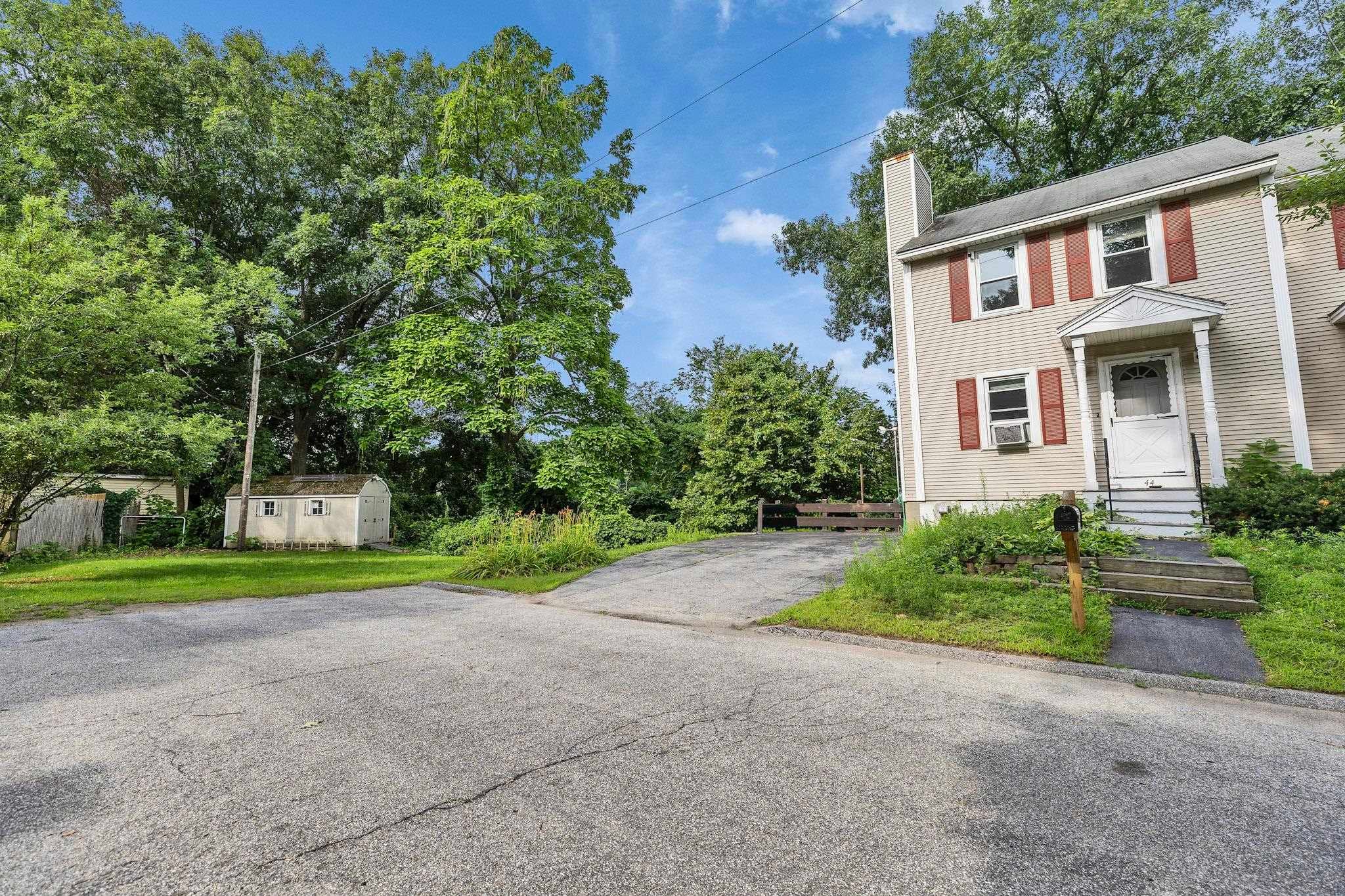44 Emerald Street — photo