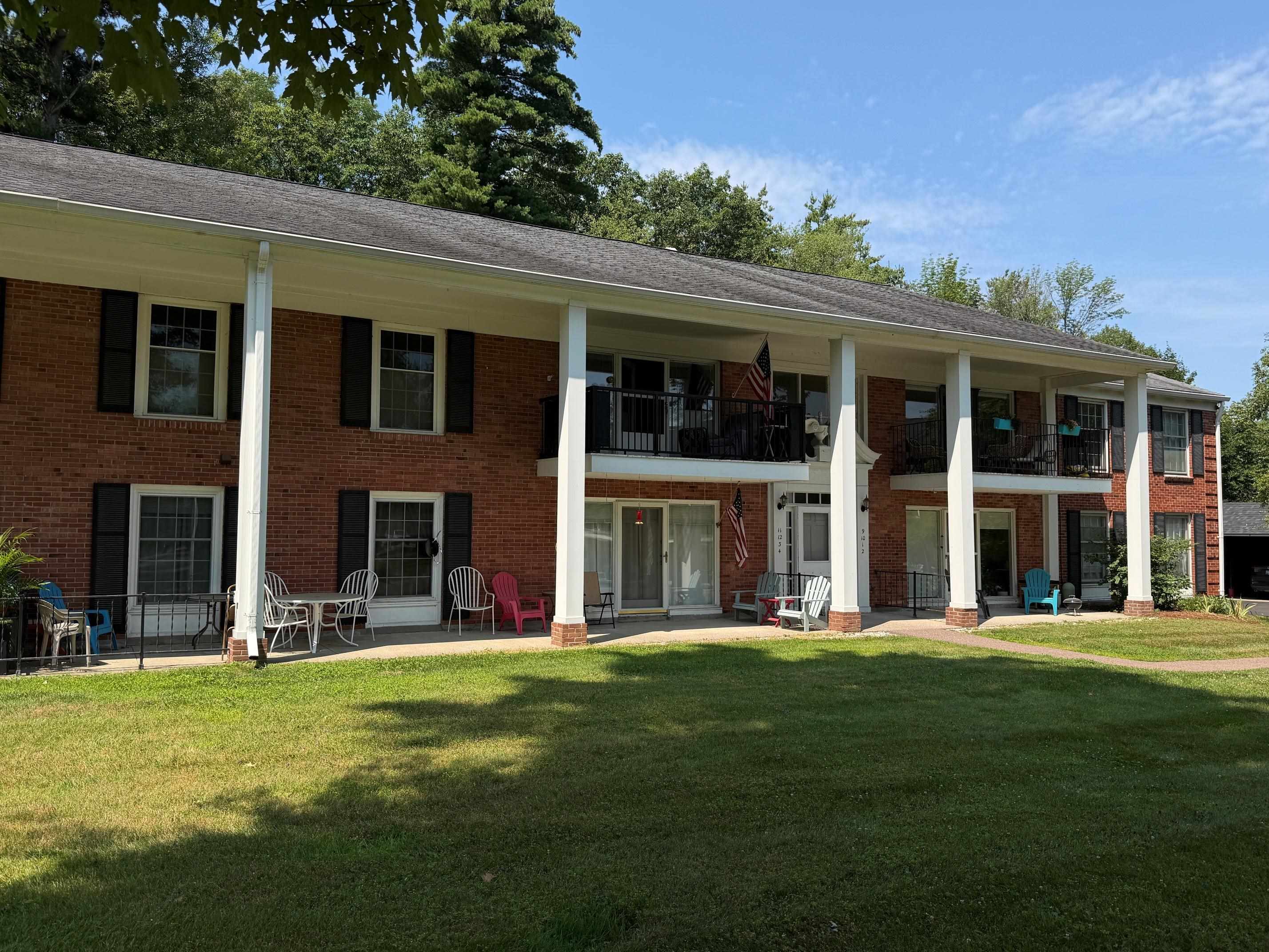 100 Kennedy Drive 4 — photo
