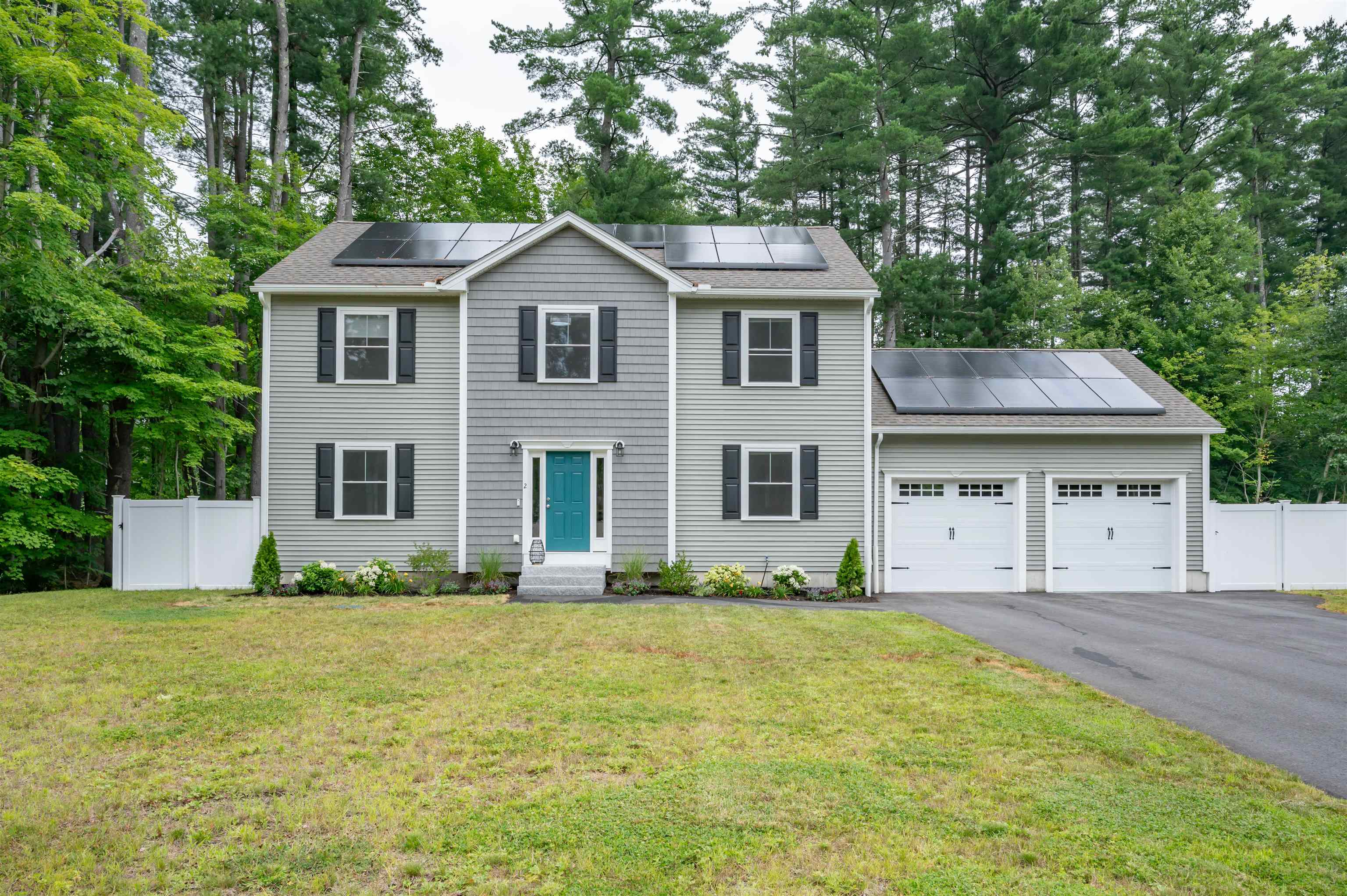 2 Lorelai Way — photo