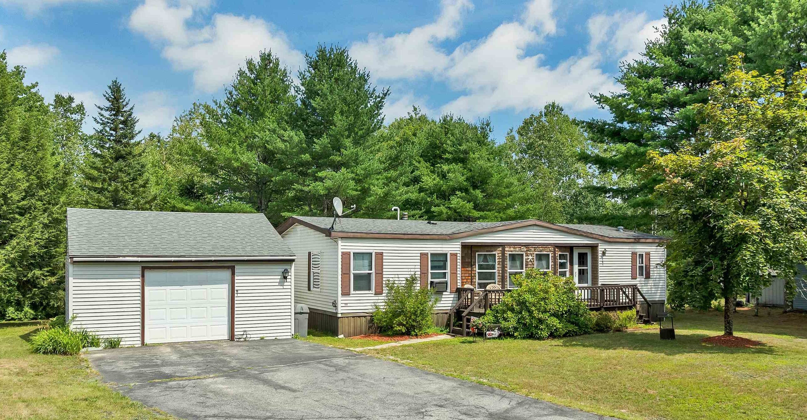 61 Eagles Way — photo