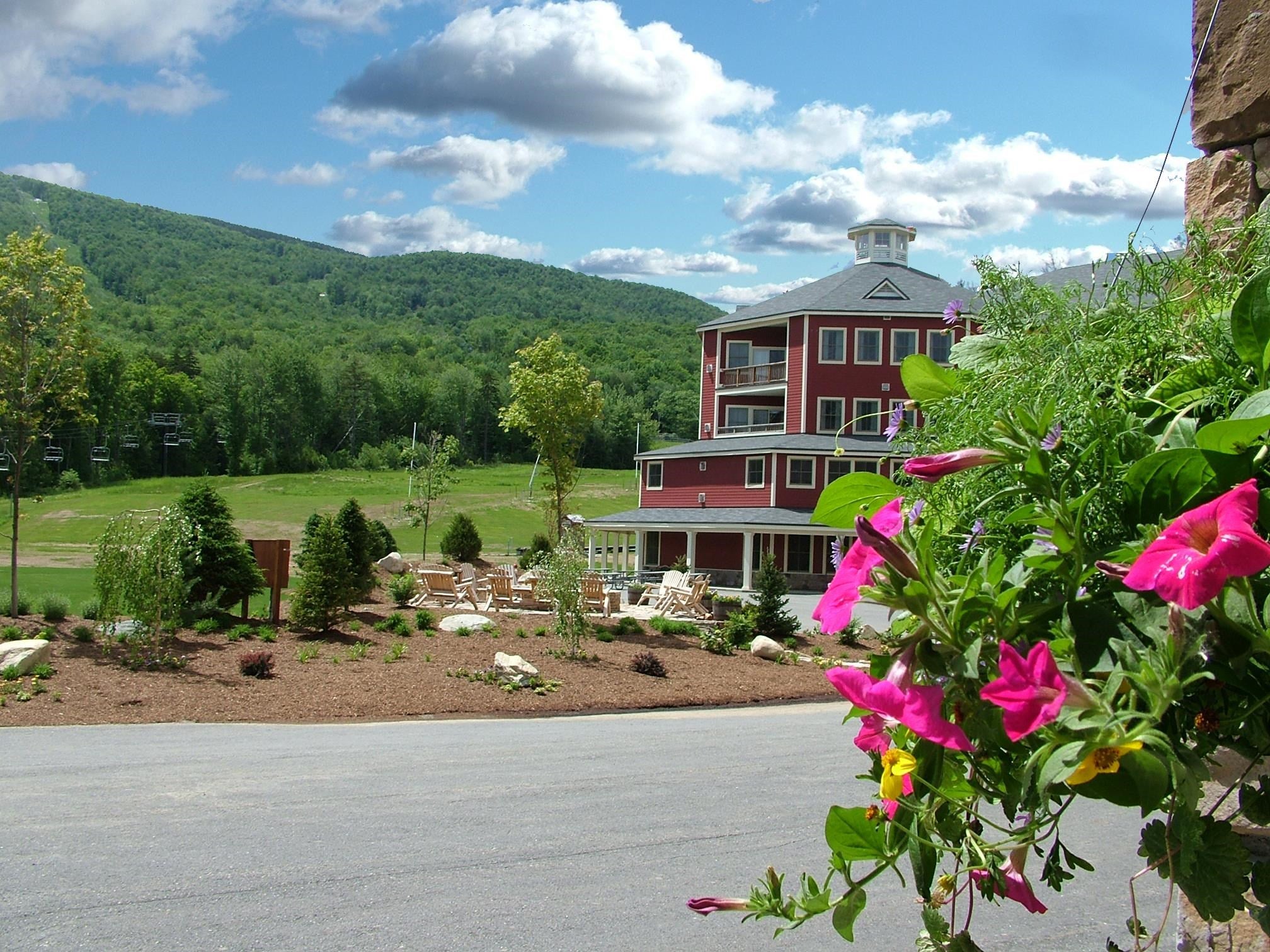 243 Qtr. I V Jackson Gore Inn — photo