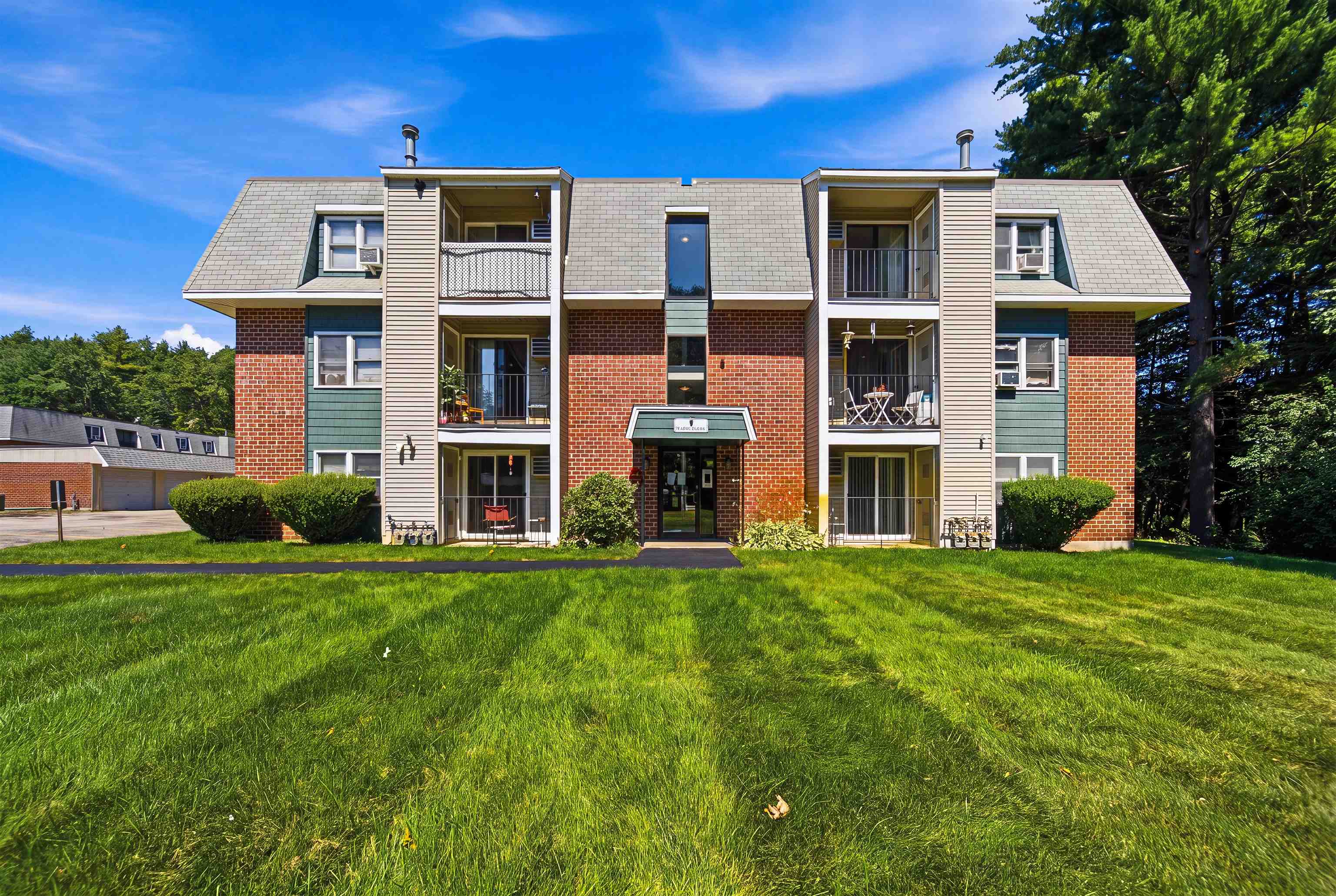 5 Knights Bridge Drive K208 — photo