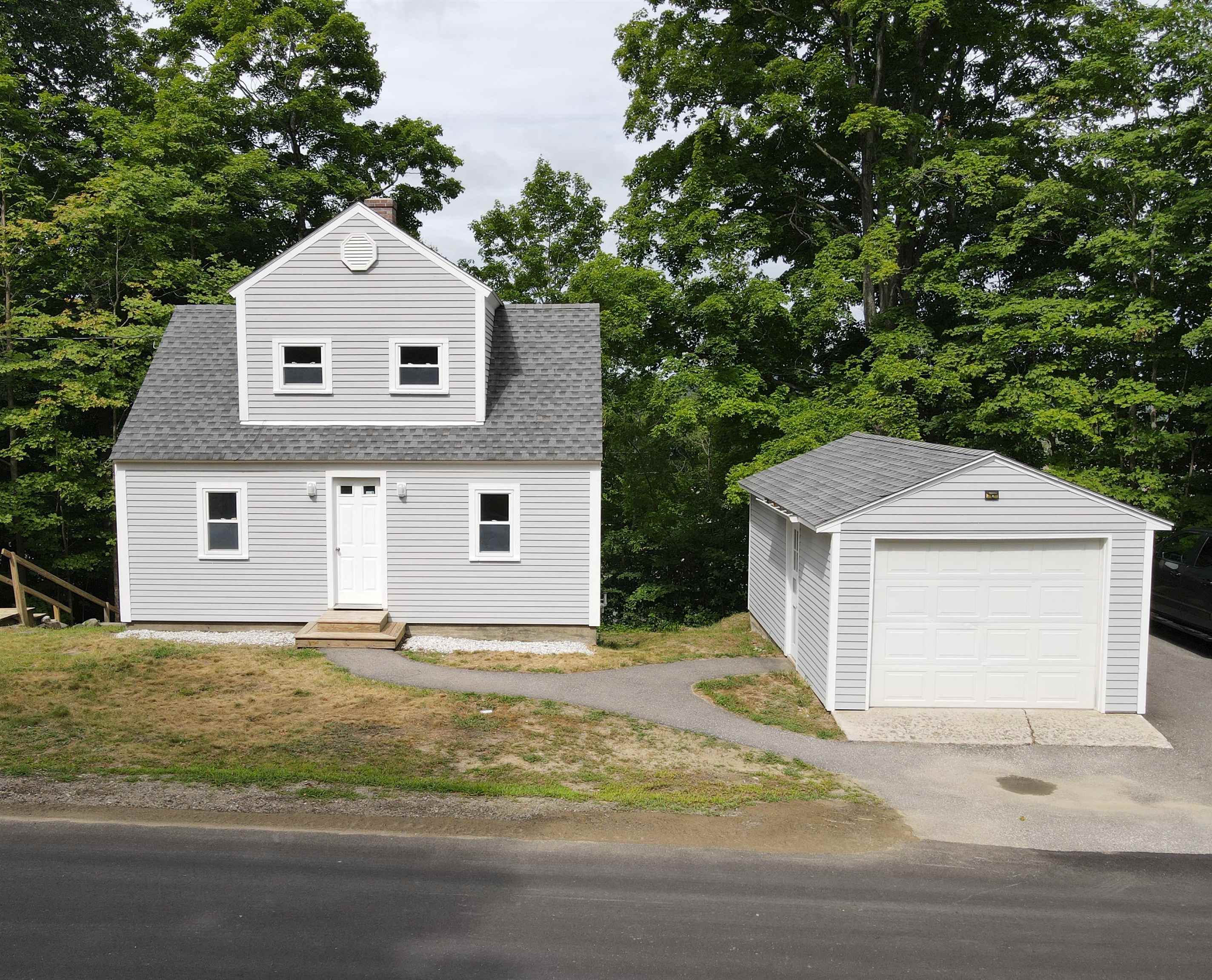 33 Upper Ladd Hill Road — photo