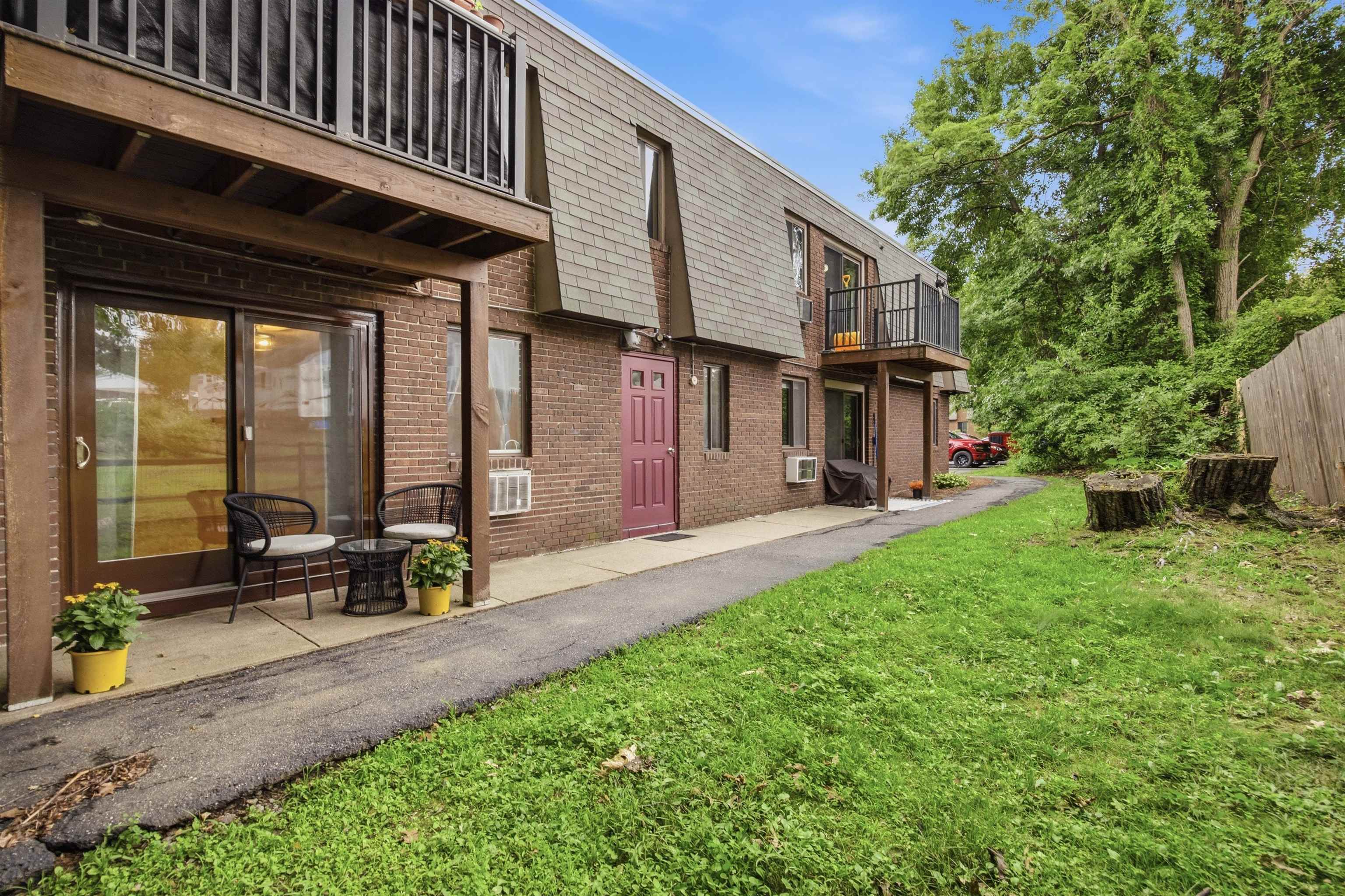 56 Robert Court C — photo