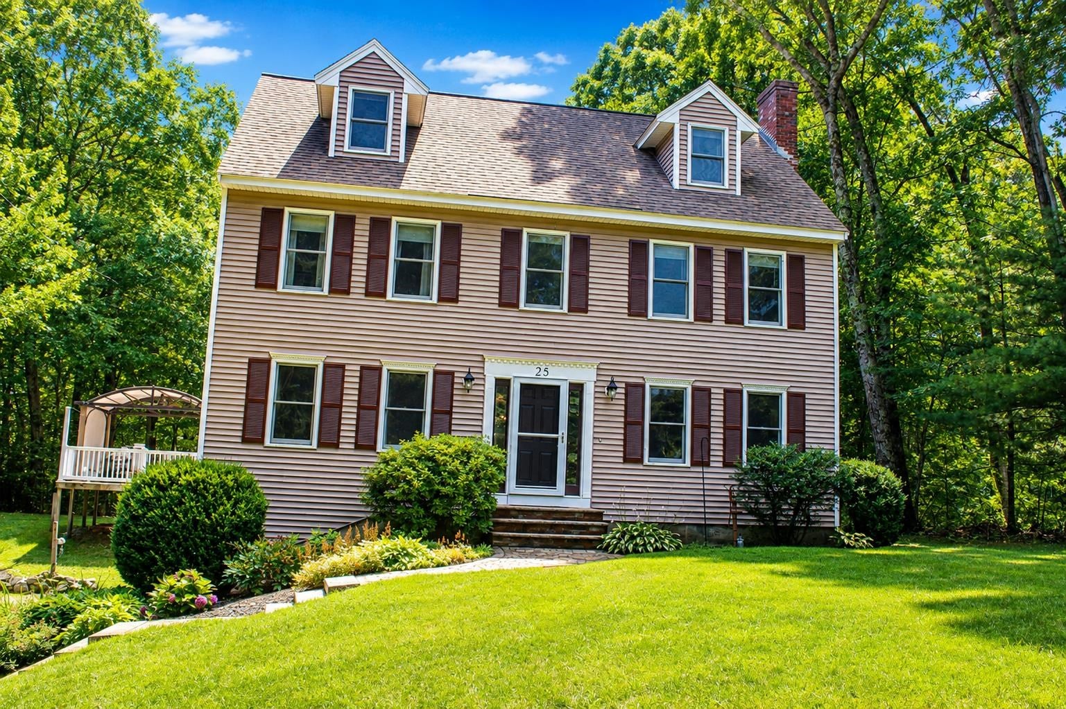 25 Peaslee Court — photo