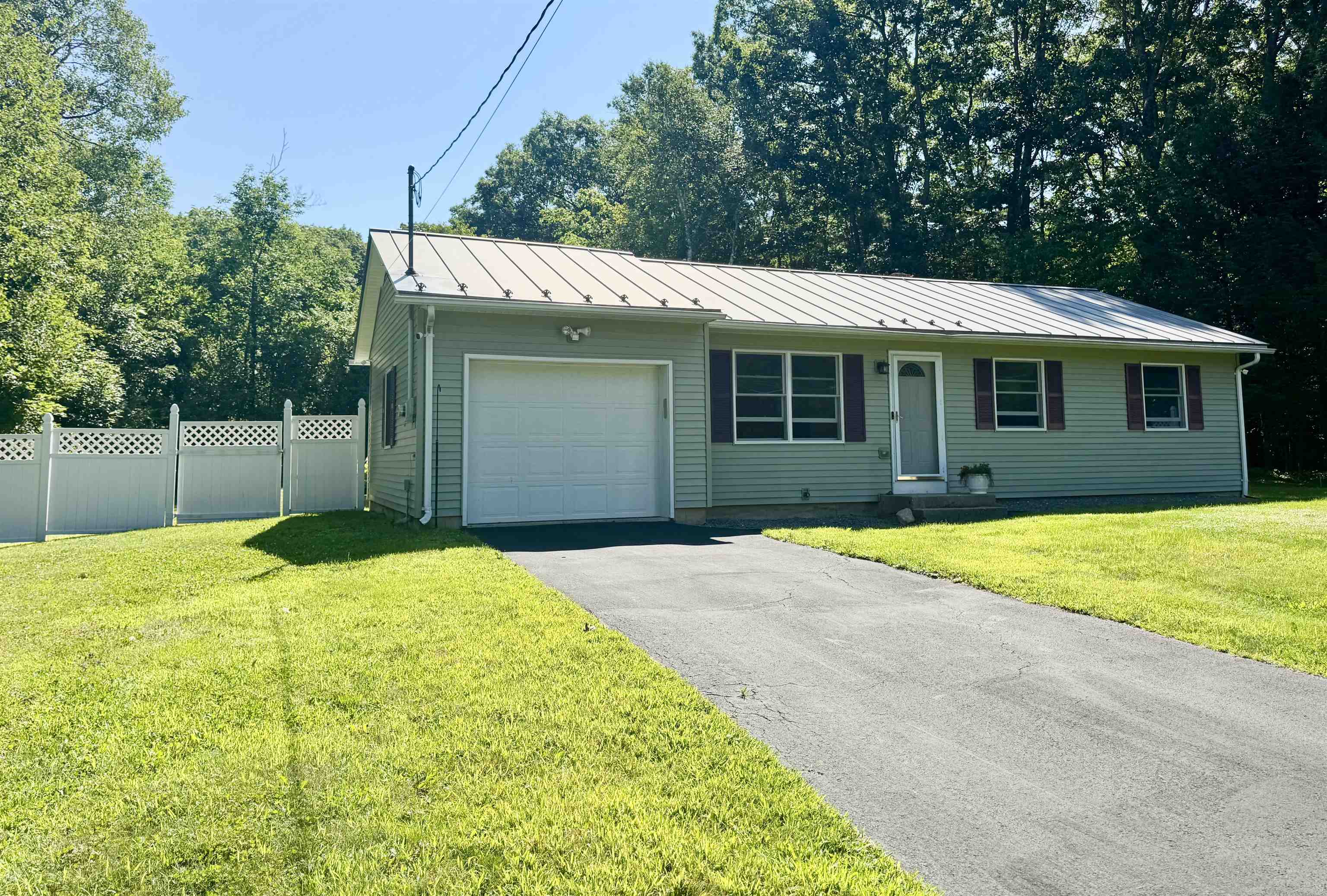 35 Reese Circle, Rockingham, VT 05101 — photo 2