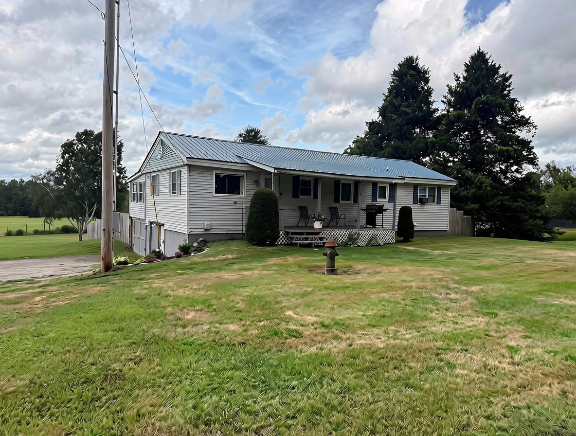 677 Prouty Drive — photo