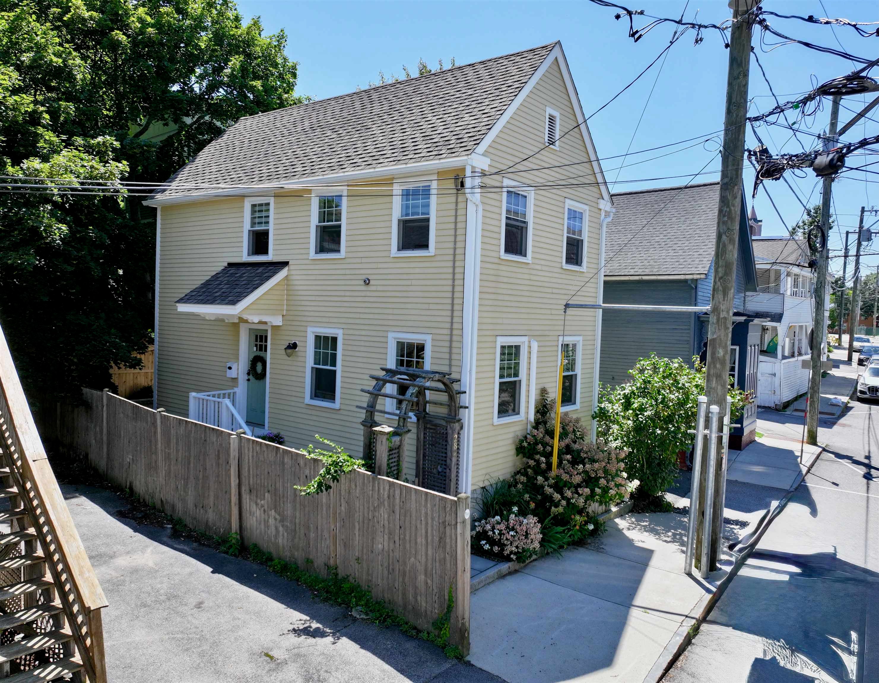 282 Hanover Street — photo