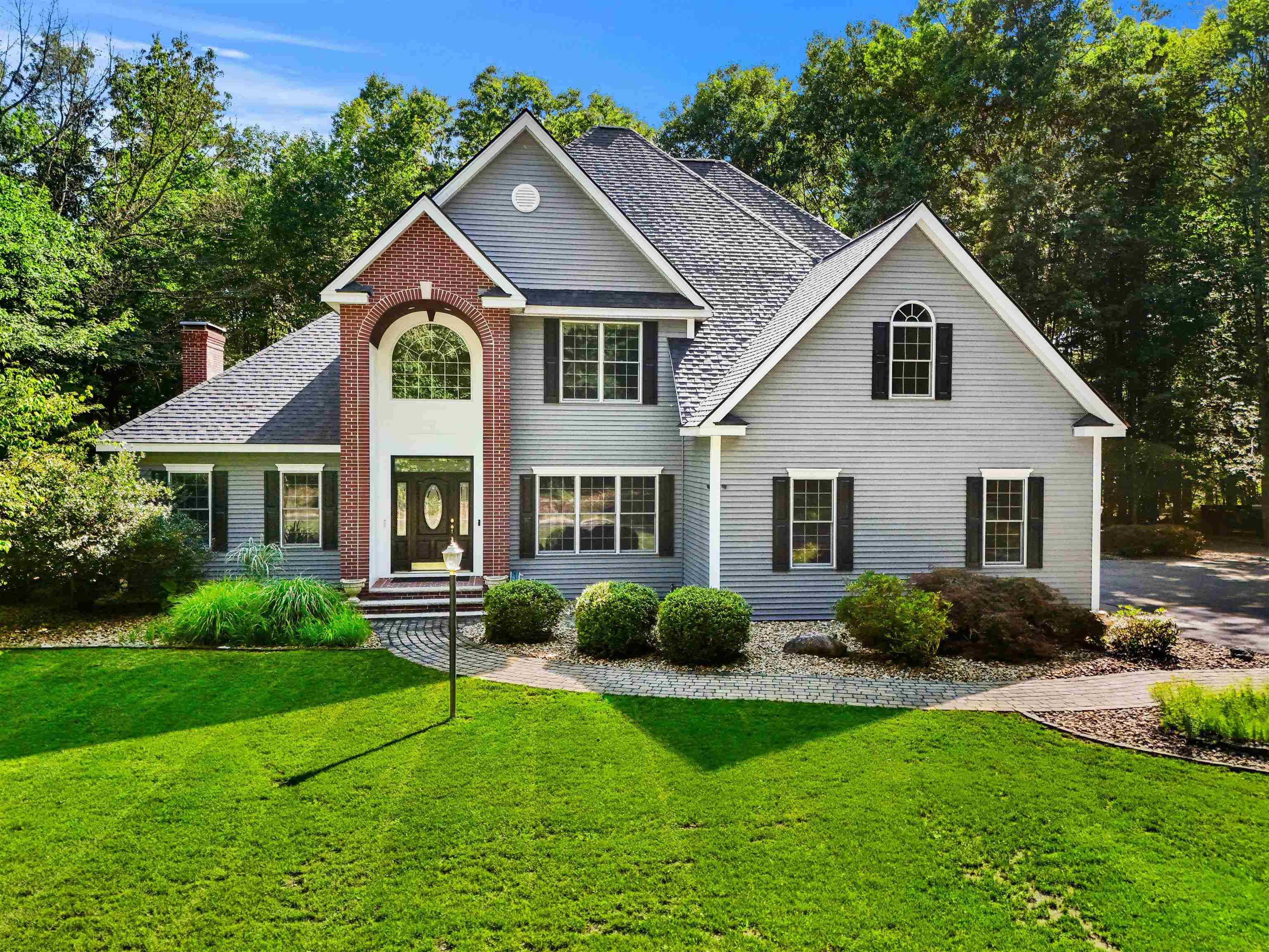 6 Evergreen Drive — photo