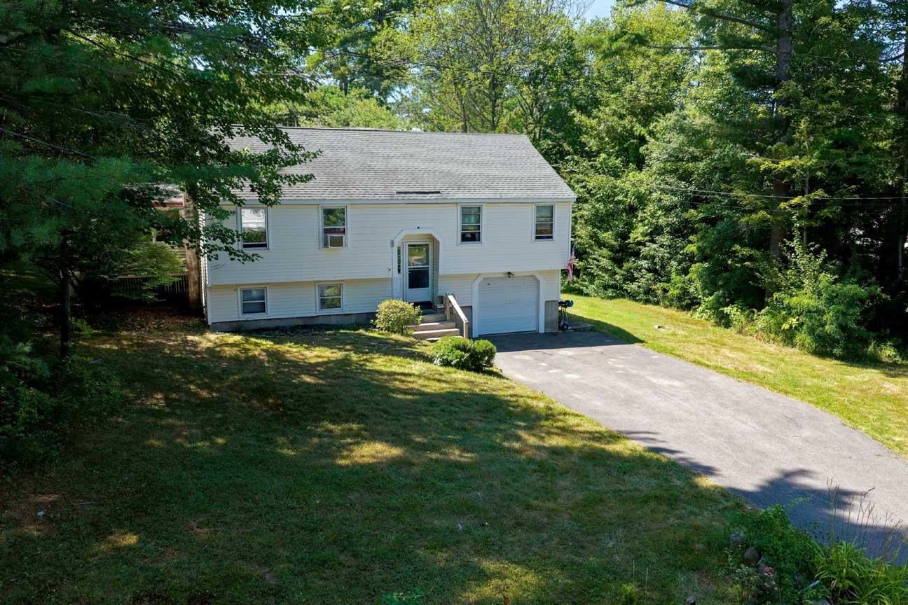22 Ellen Lane — photo