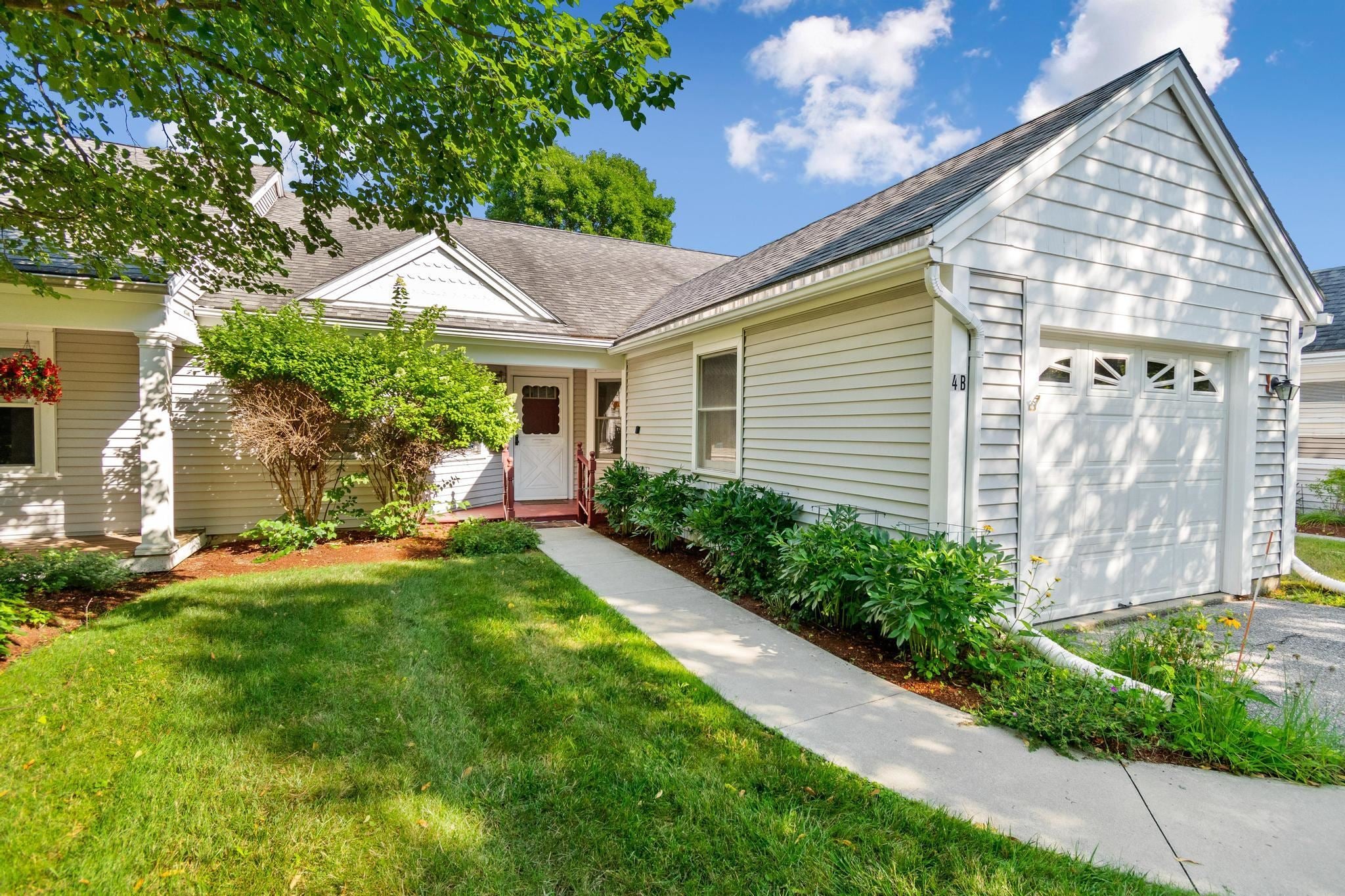 16 Clover Drive 4B — photo