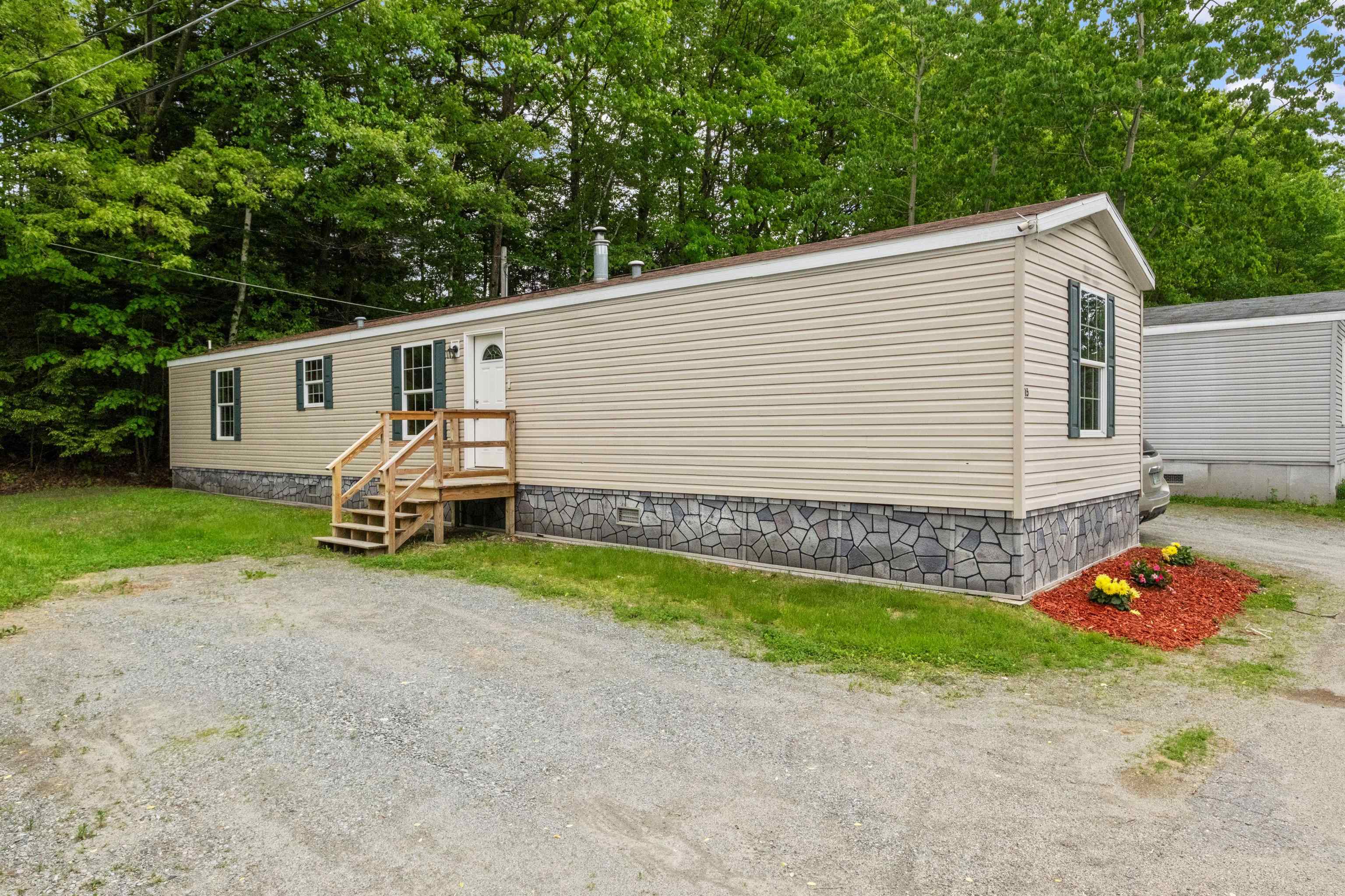 15 Trailer Park Road — photo