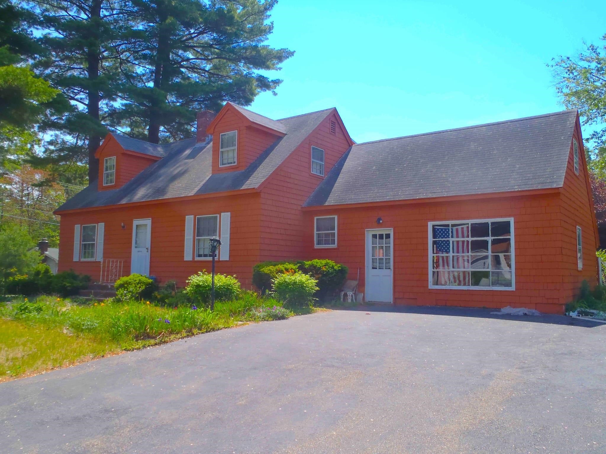 32 Evergreen Drive — photo
