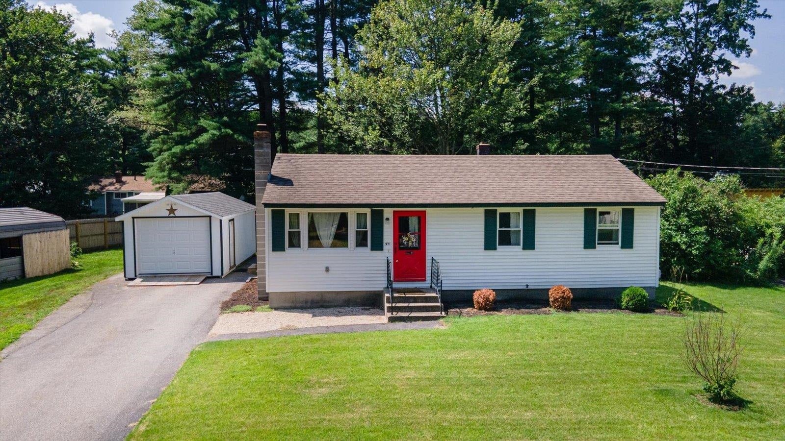 46 Laura Lane — photo