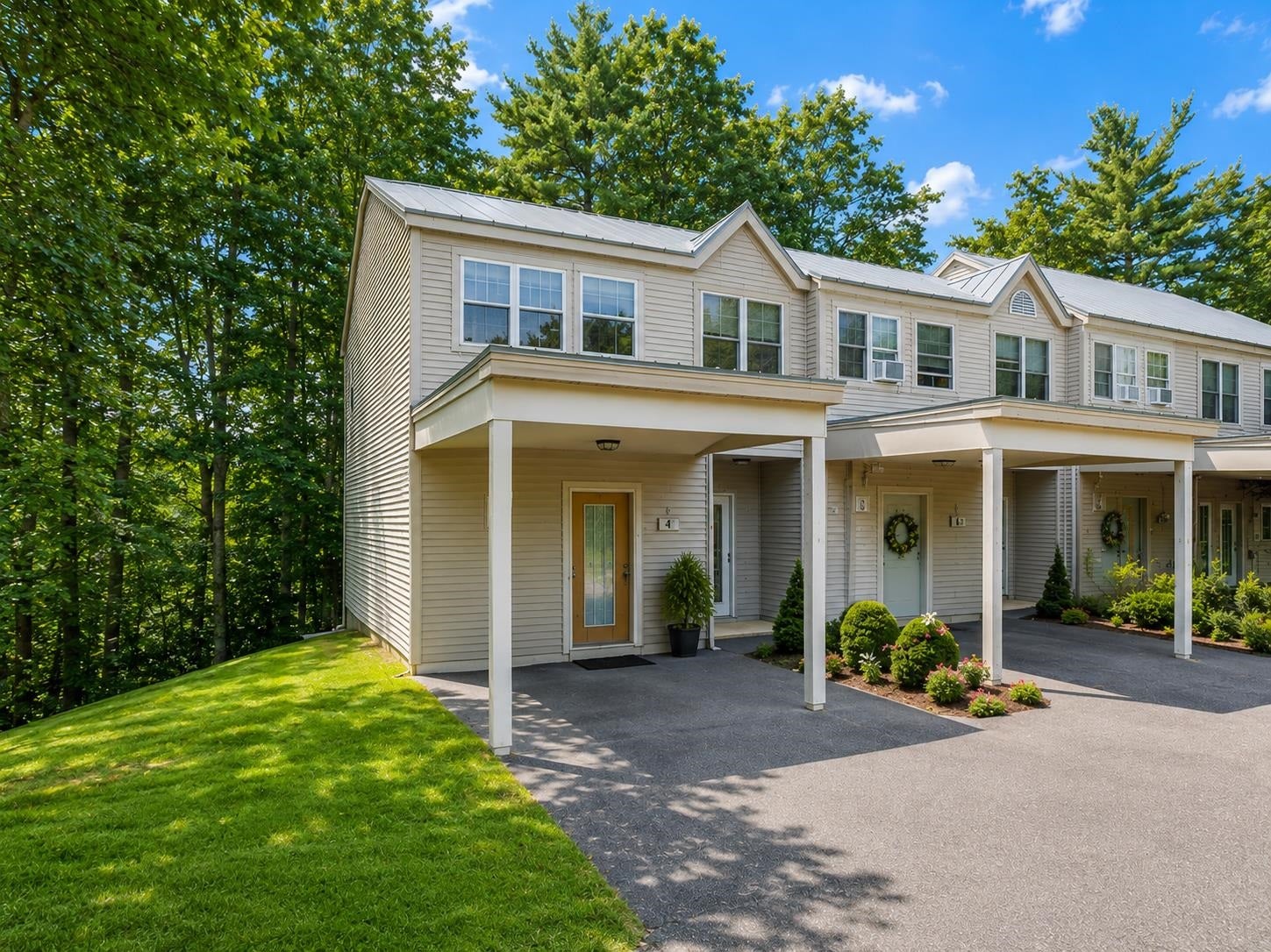 40 Wolf Road 41 — photo