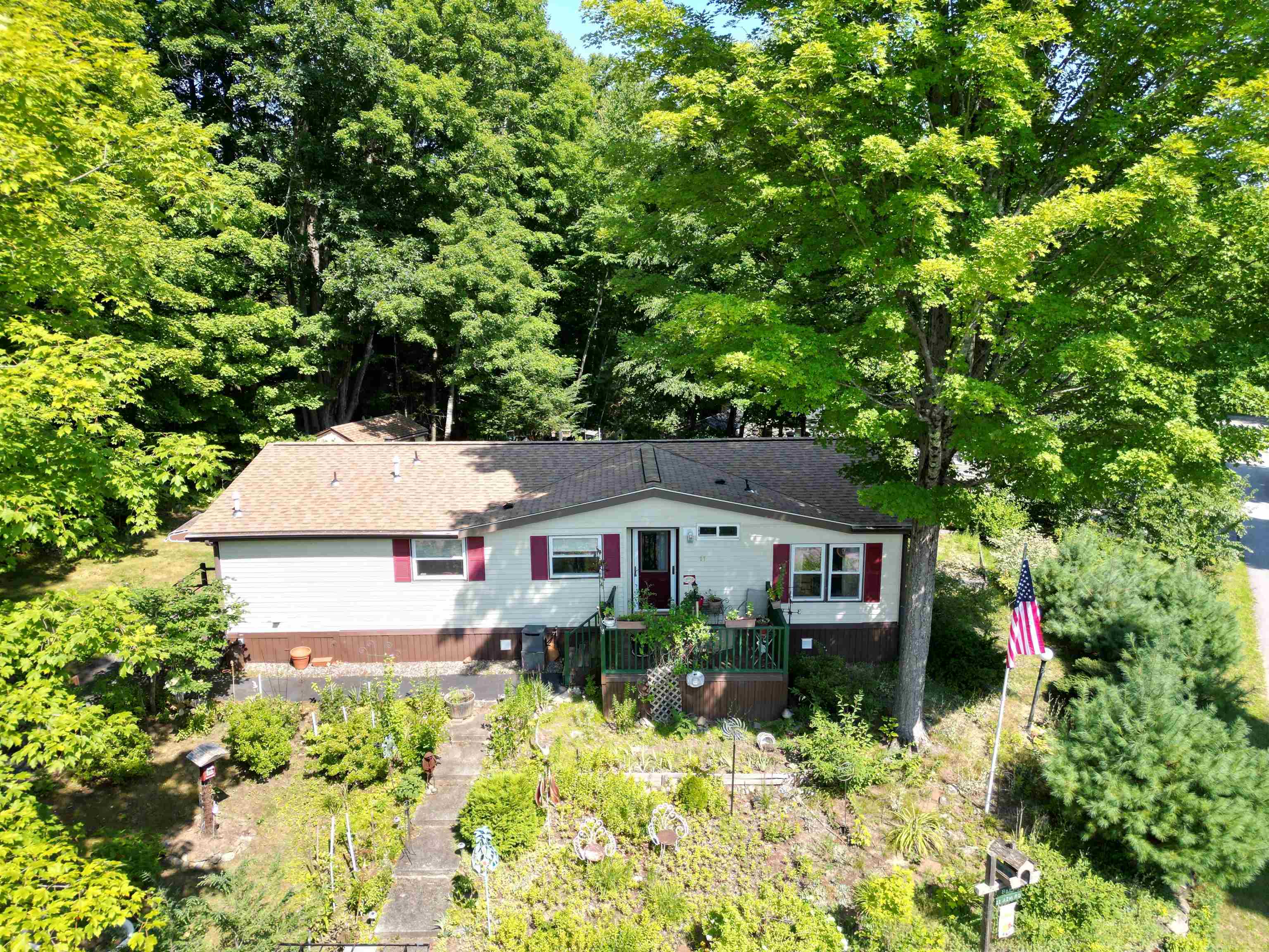 11 Rim Road — photo