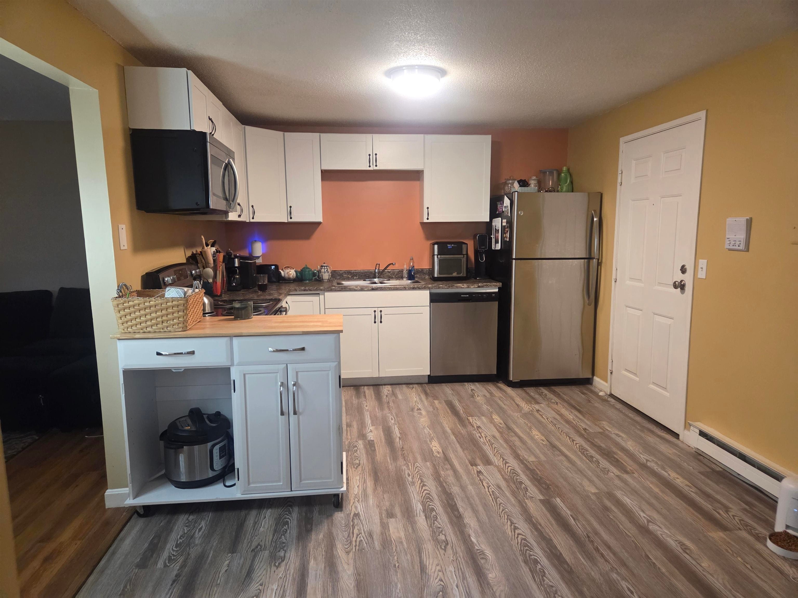 12 E. Side Drive 405 — photo