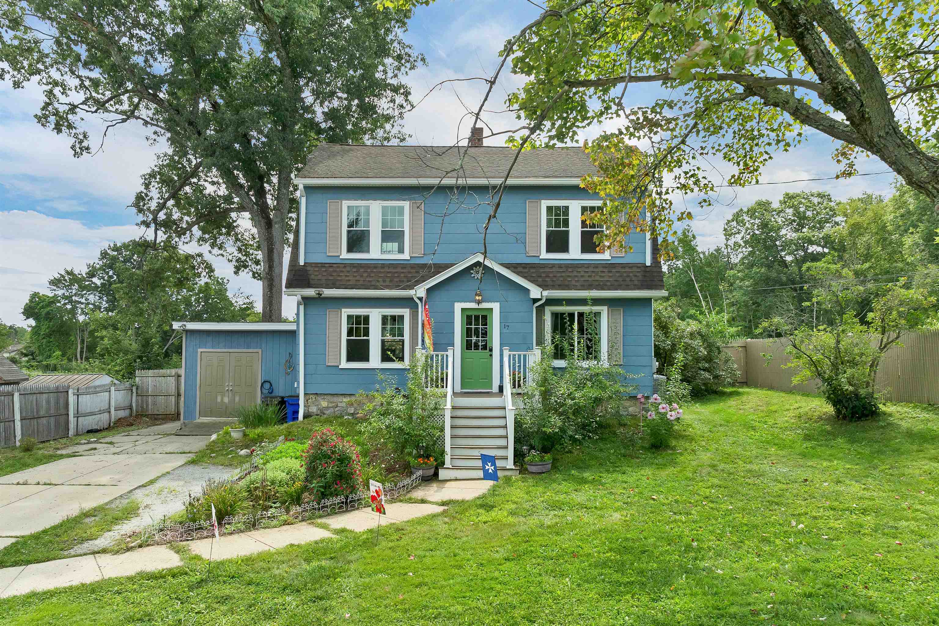 17 Desaulnier Street — photo