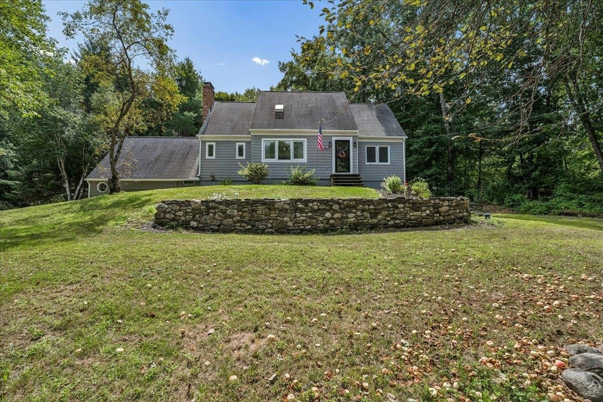 93 Old Nashua Road — photo