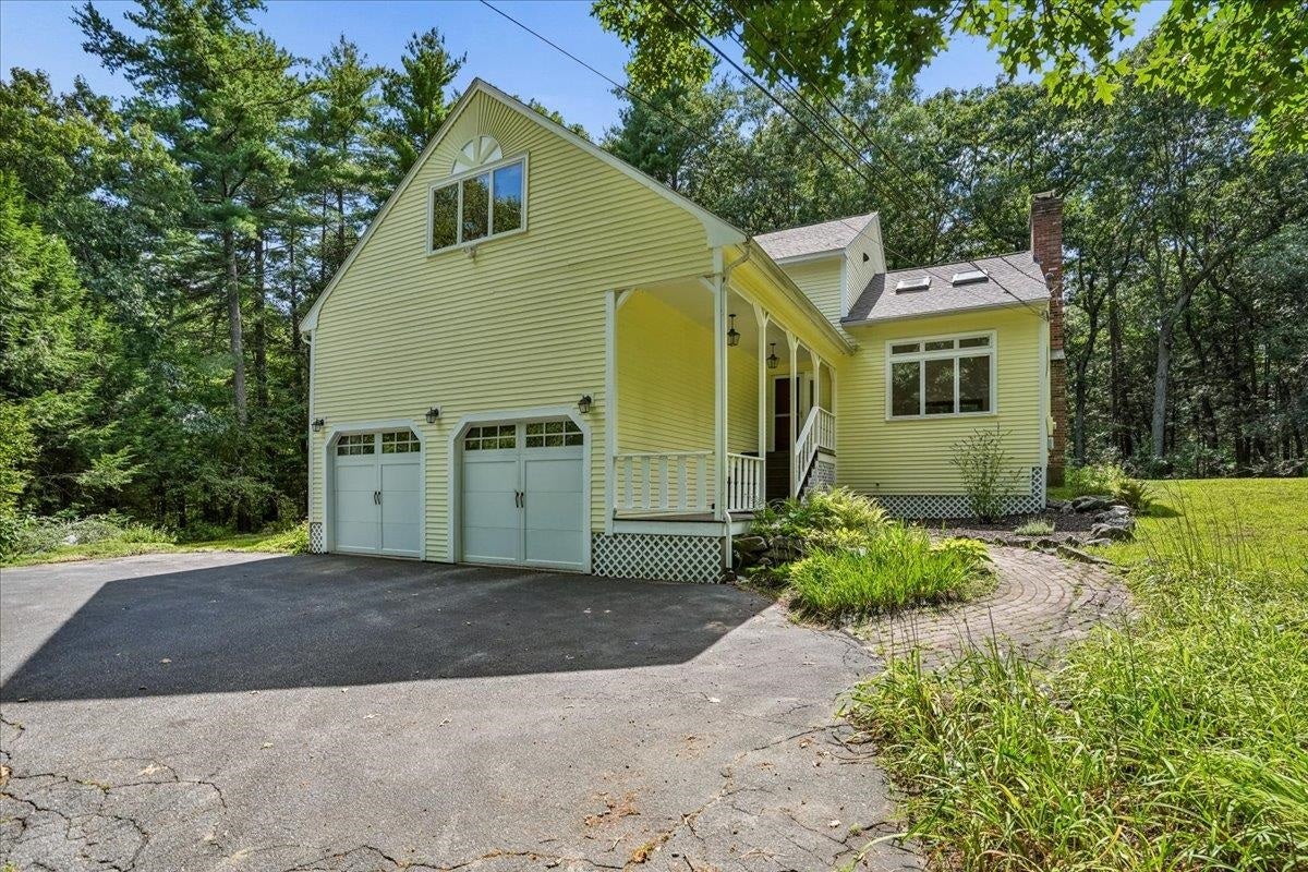 10 Standish Way — photo