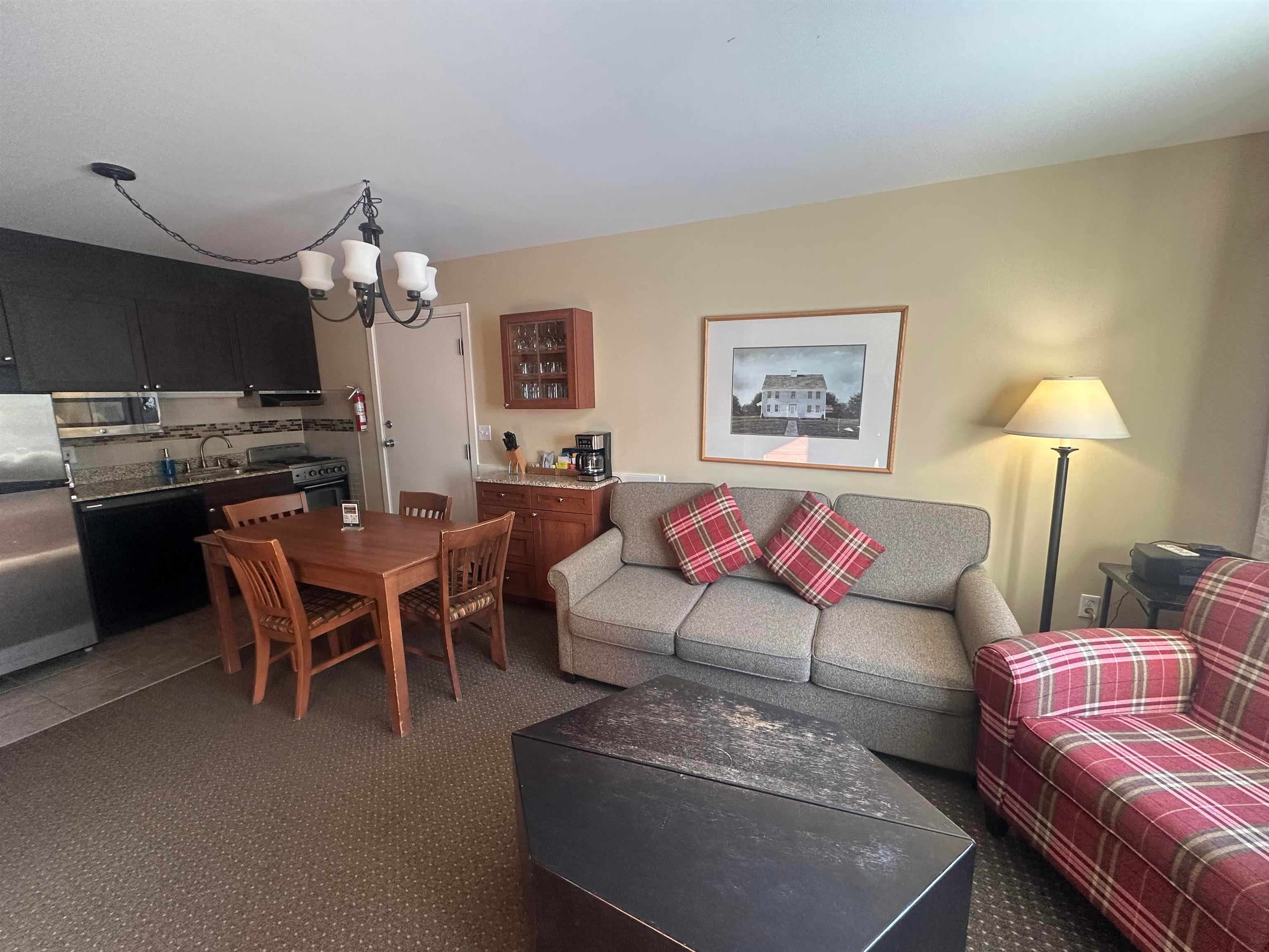 249/251, Qtr1 89 Grand Summit Way — photo