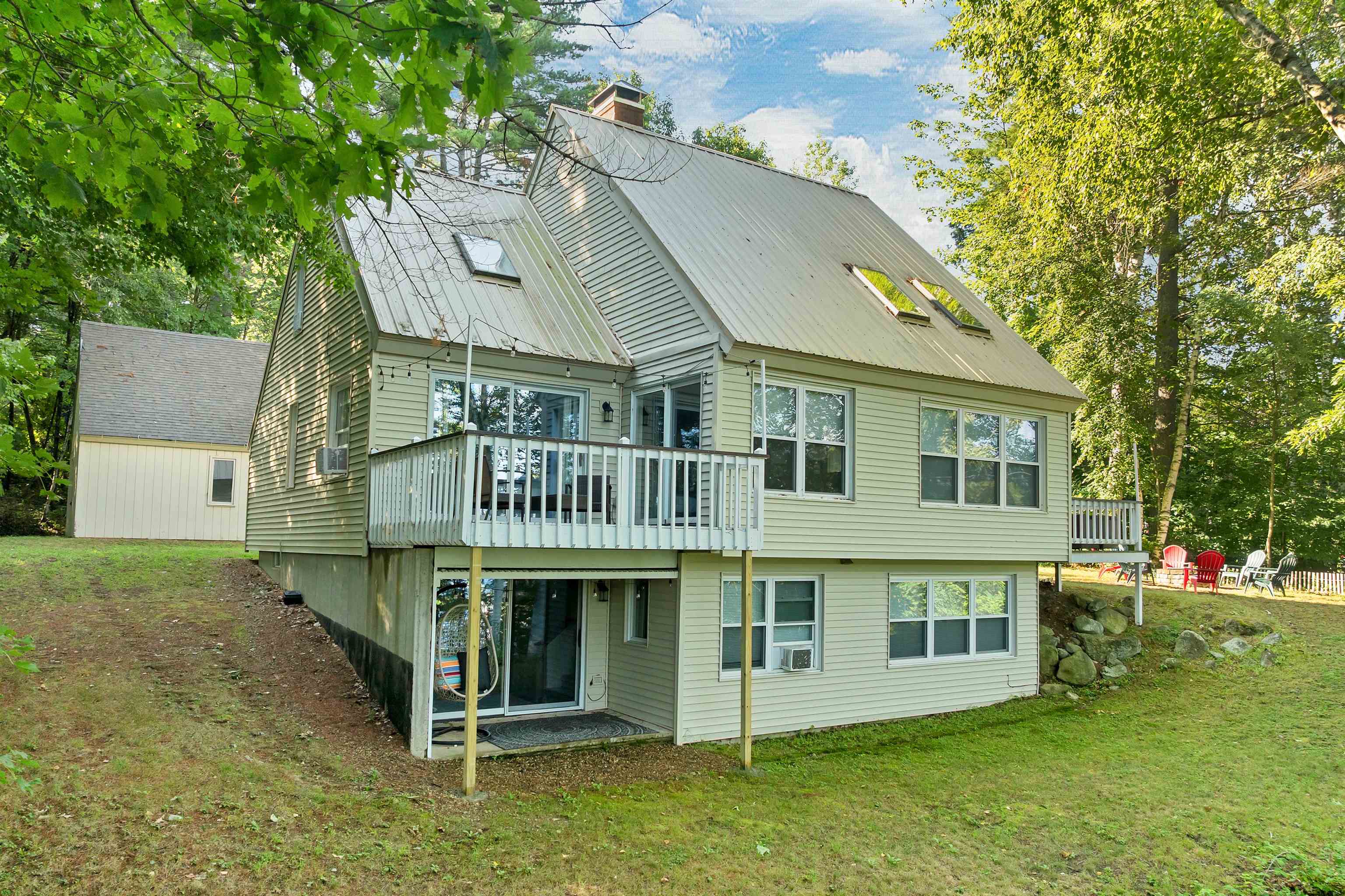 10 Lakeview Drive — photo