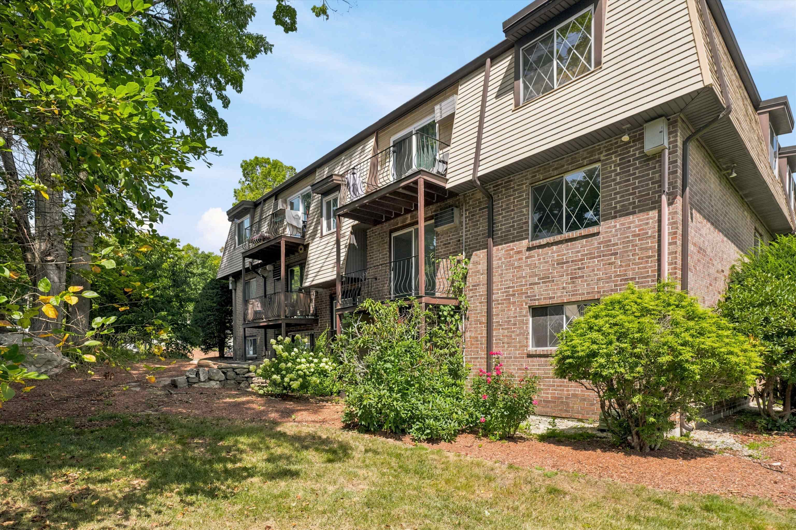 2 Silvestri Circle 10 — photo