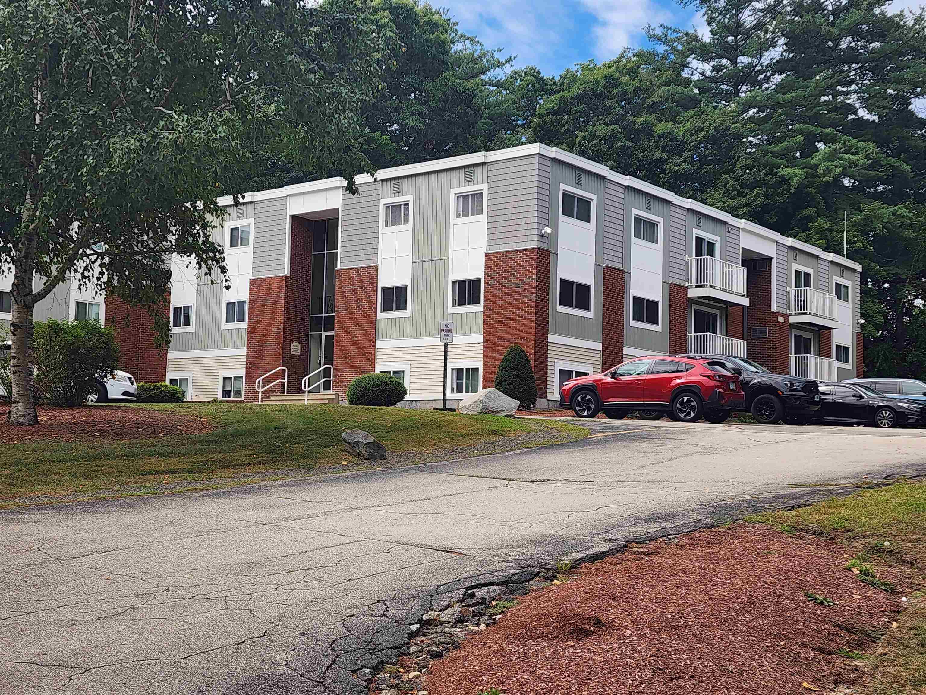 162-L Capitol Hill Drive — photo