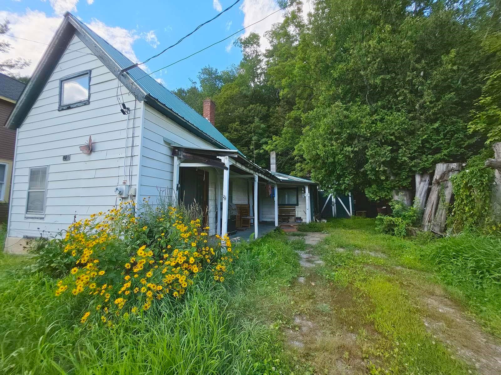 425 Main Street — photo