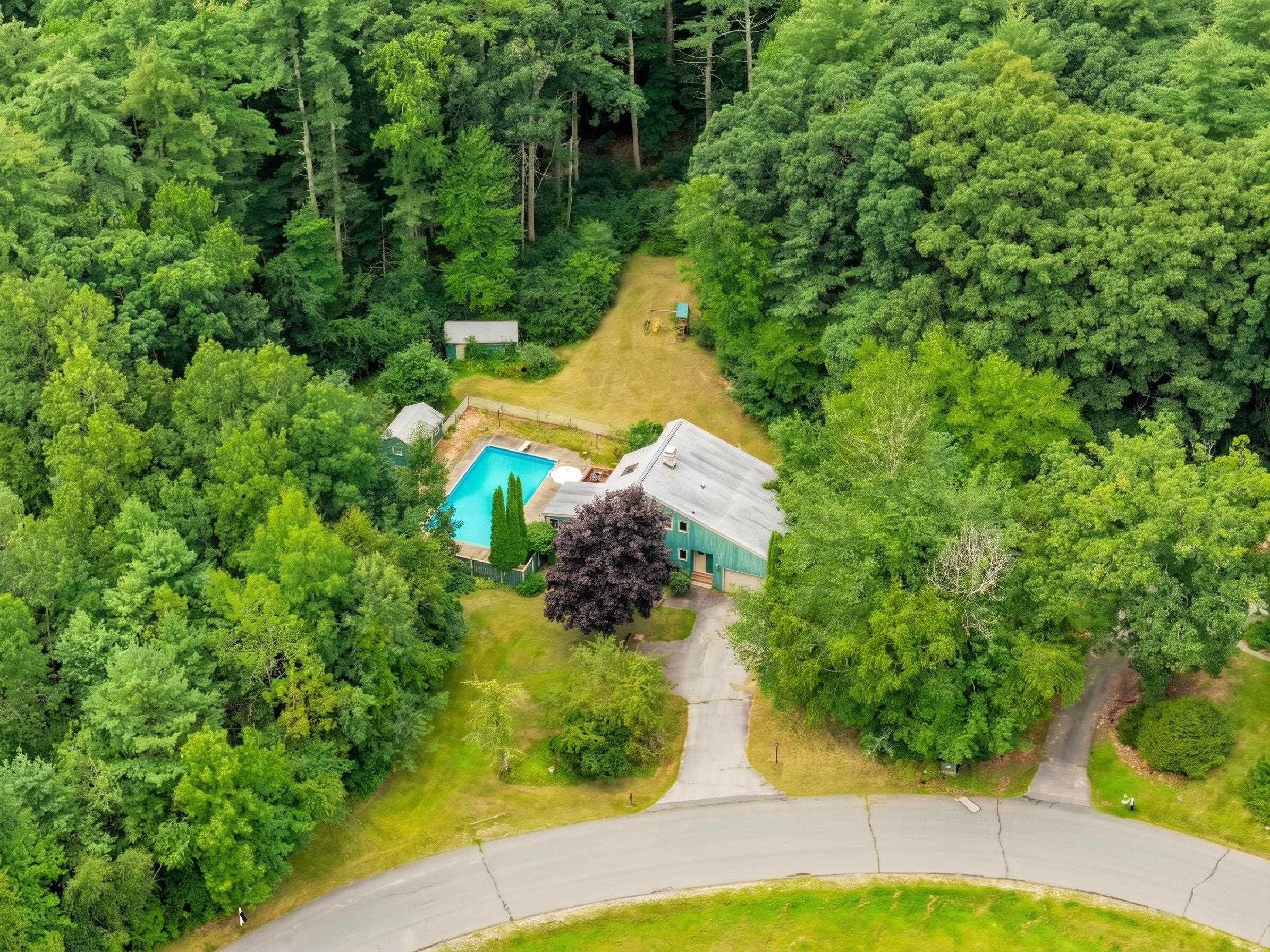 19 Pine Hollow Drive — photo