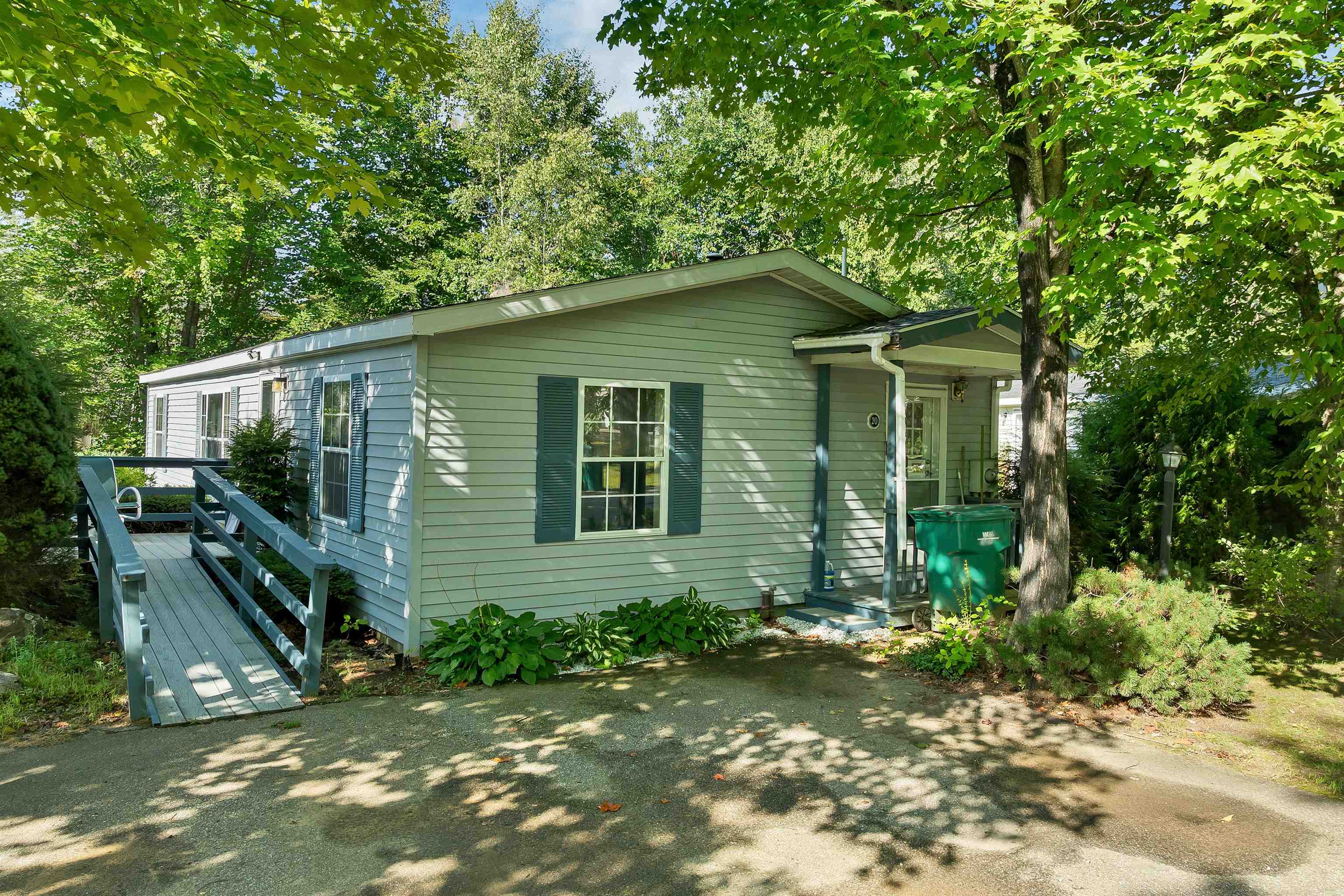 20 Lilac Lane — photo
