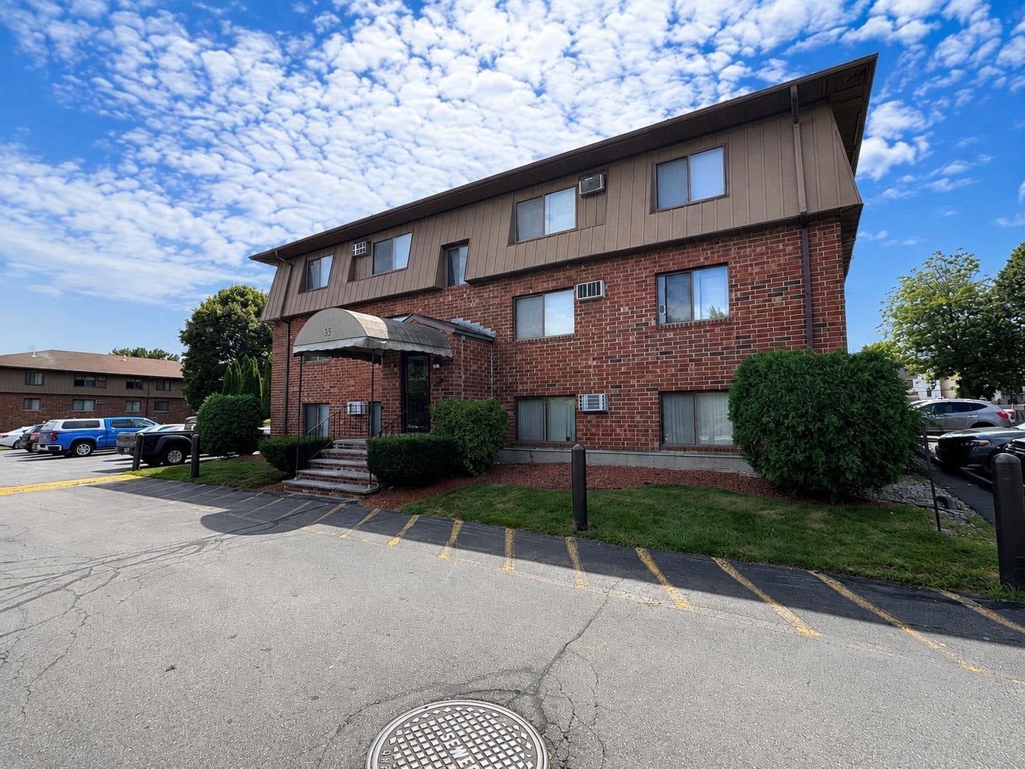 35 Log Street 3C — photo