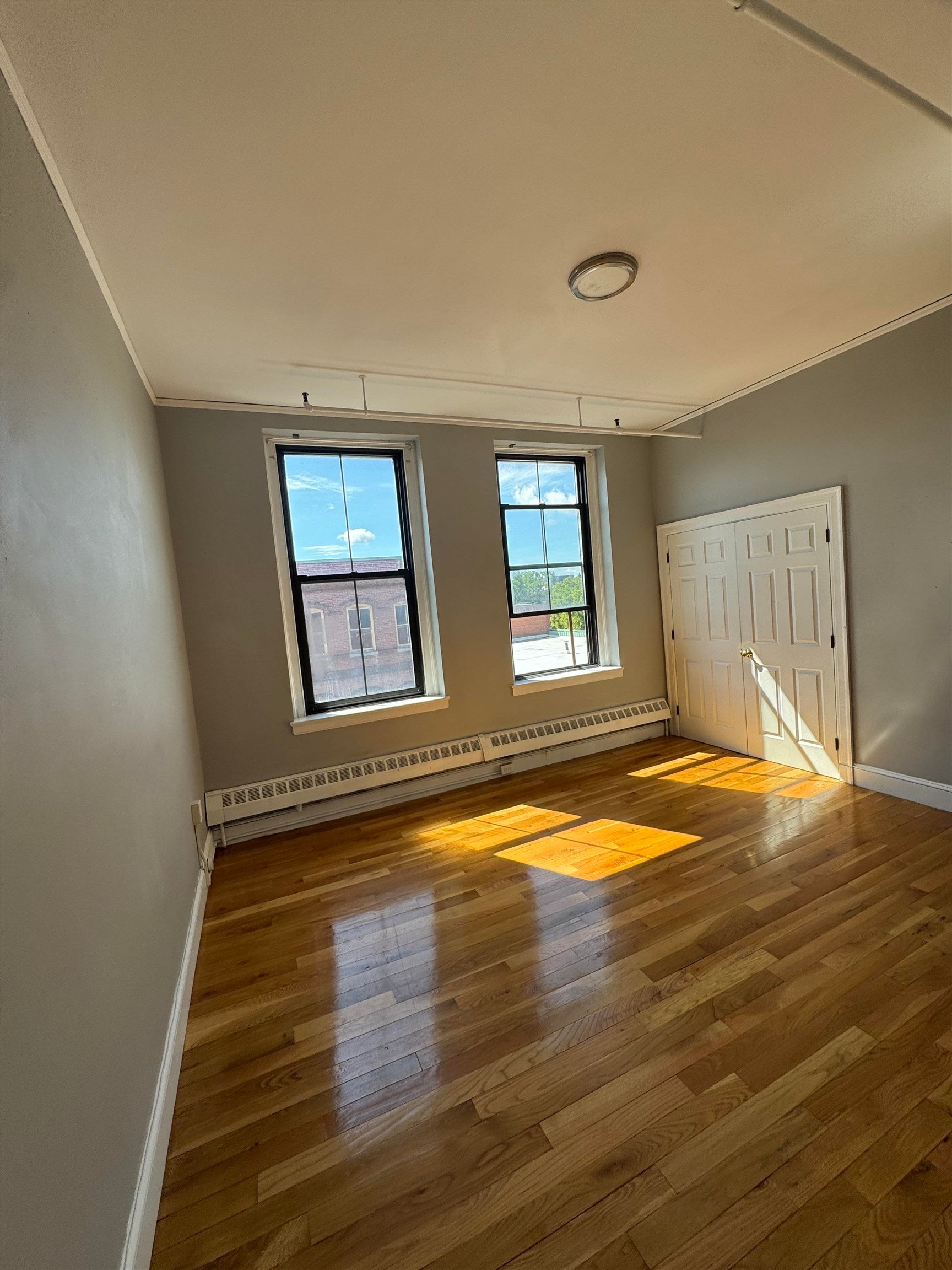 1-3 Central Square 306 — photo