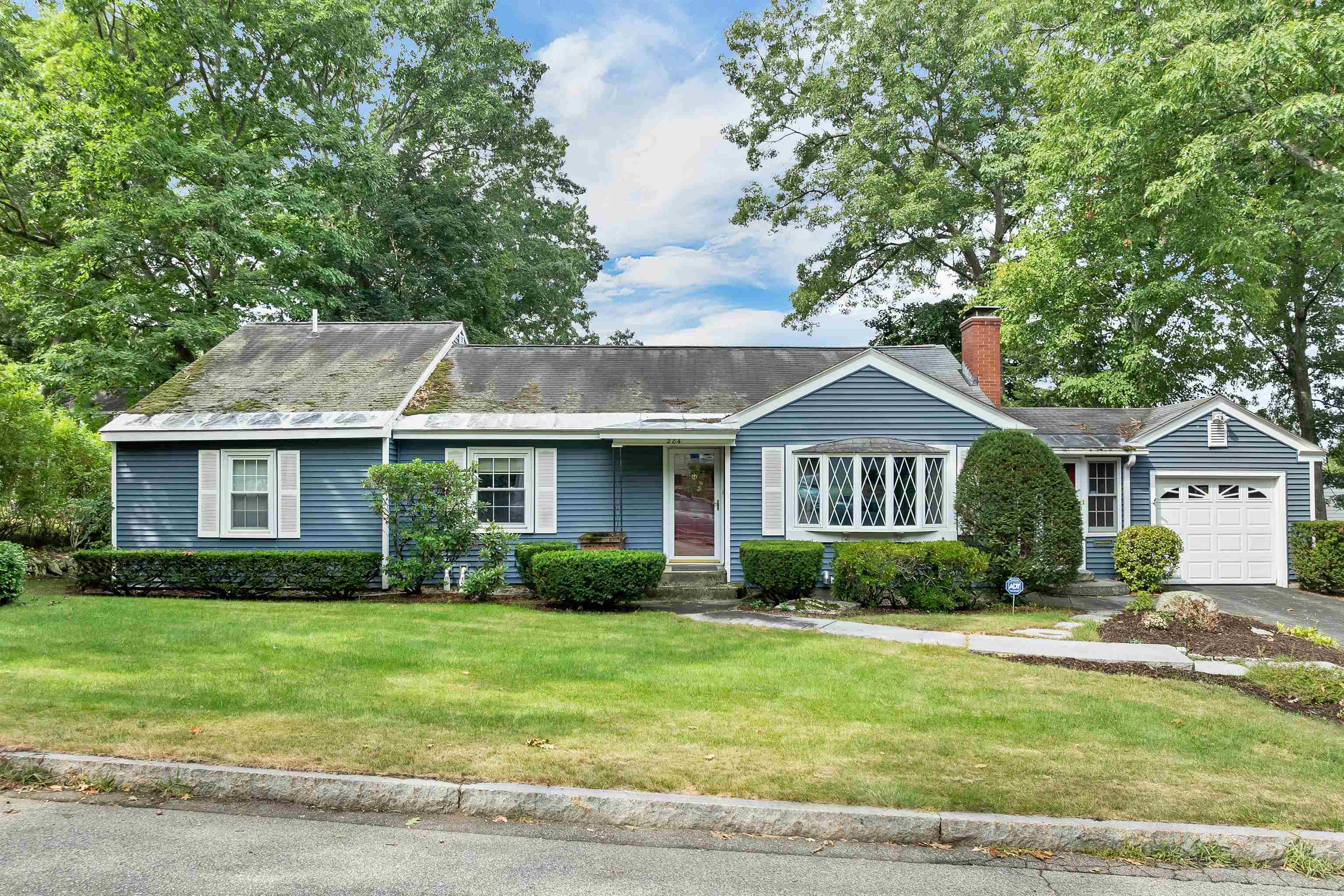 284 Hawthorne Street — photo