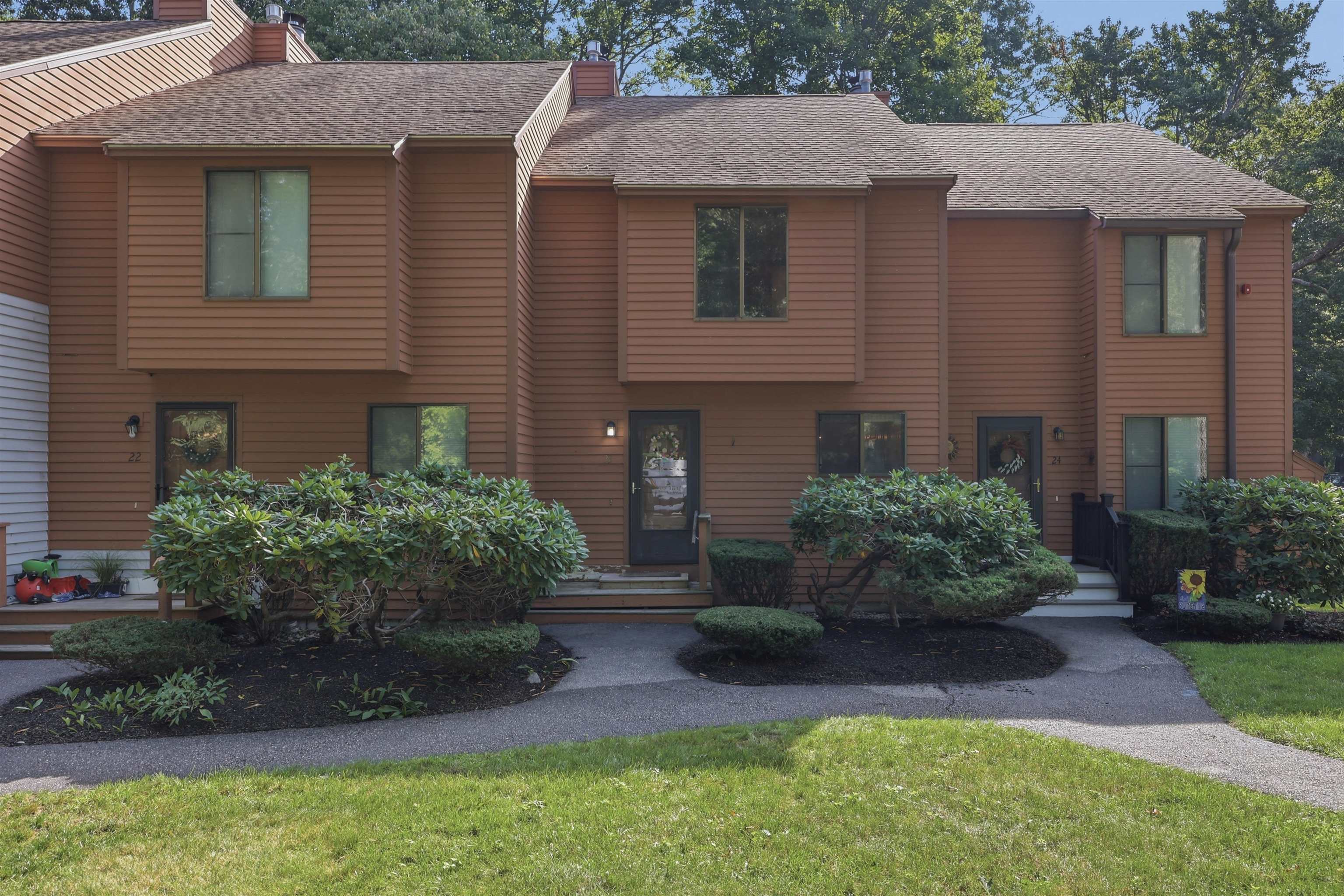 23 Dunvegan Woods Drive — photo