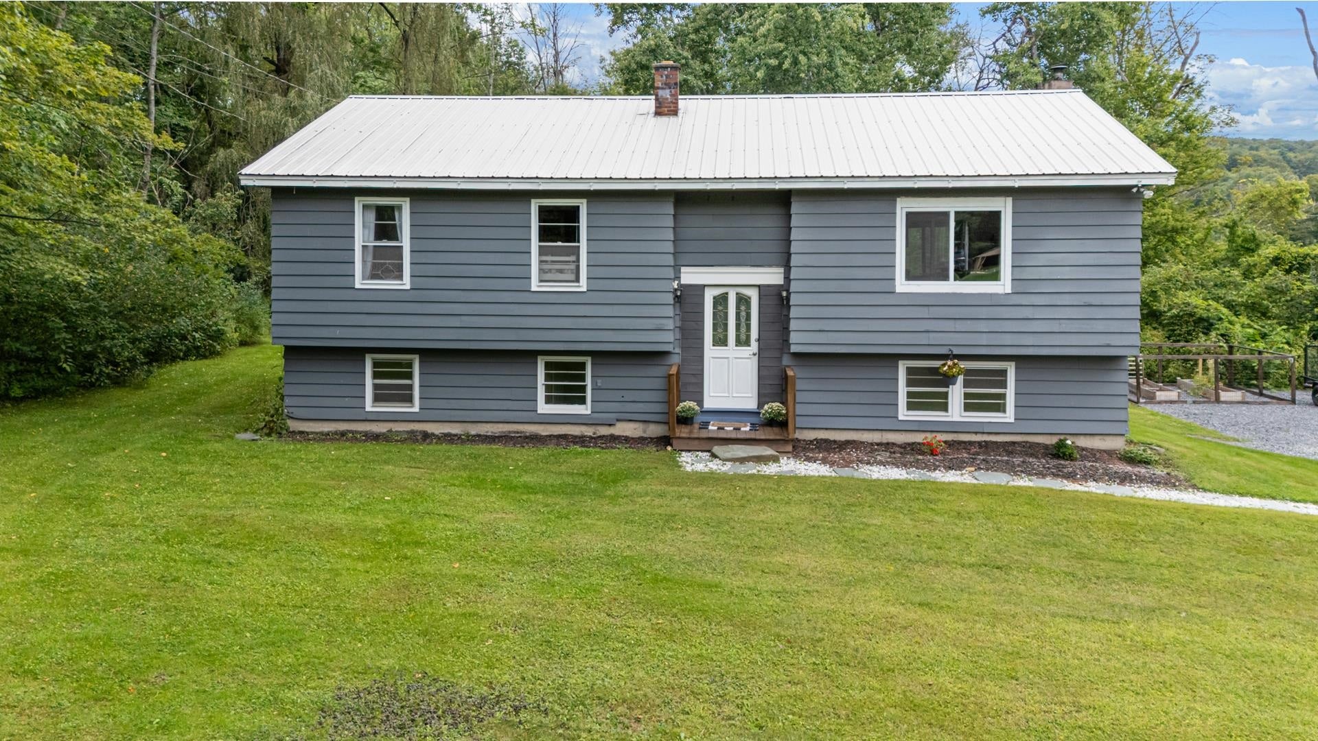 189 Dutton District Road — photo
