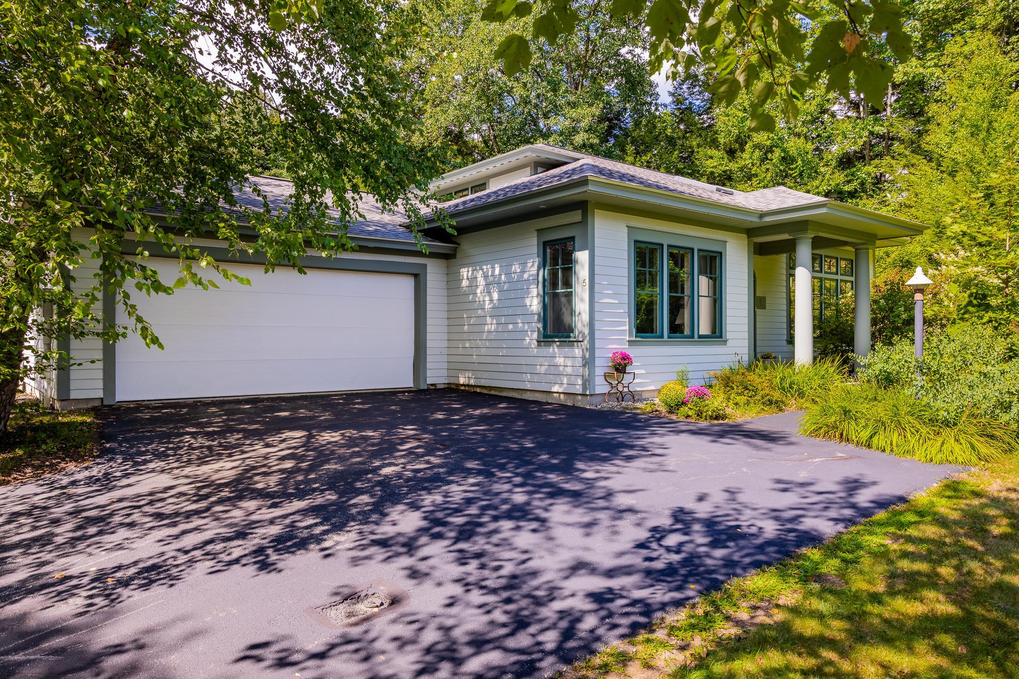 5 Bacchus Circle — photo