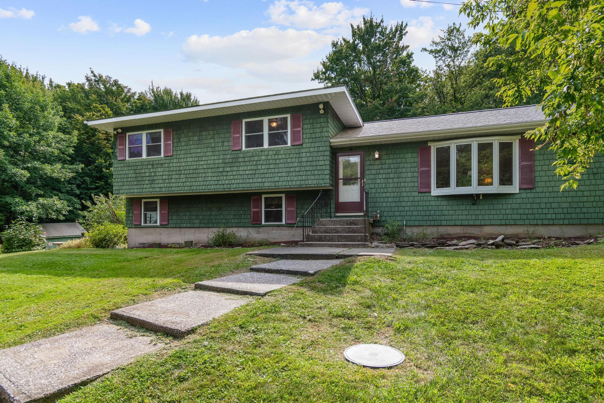 1402 French Hill Road — photo