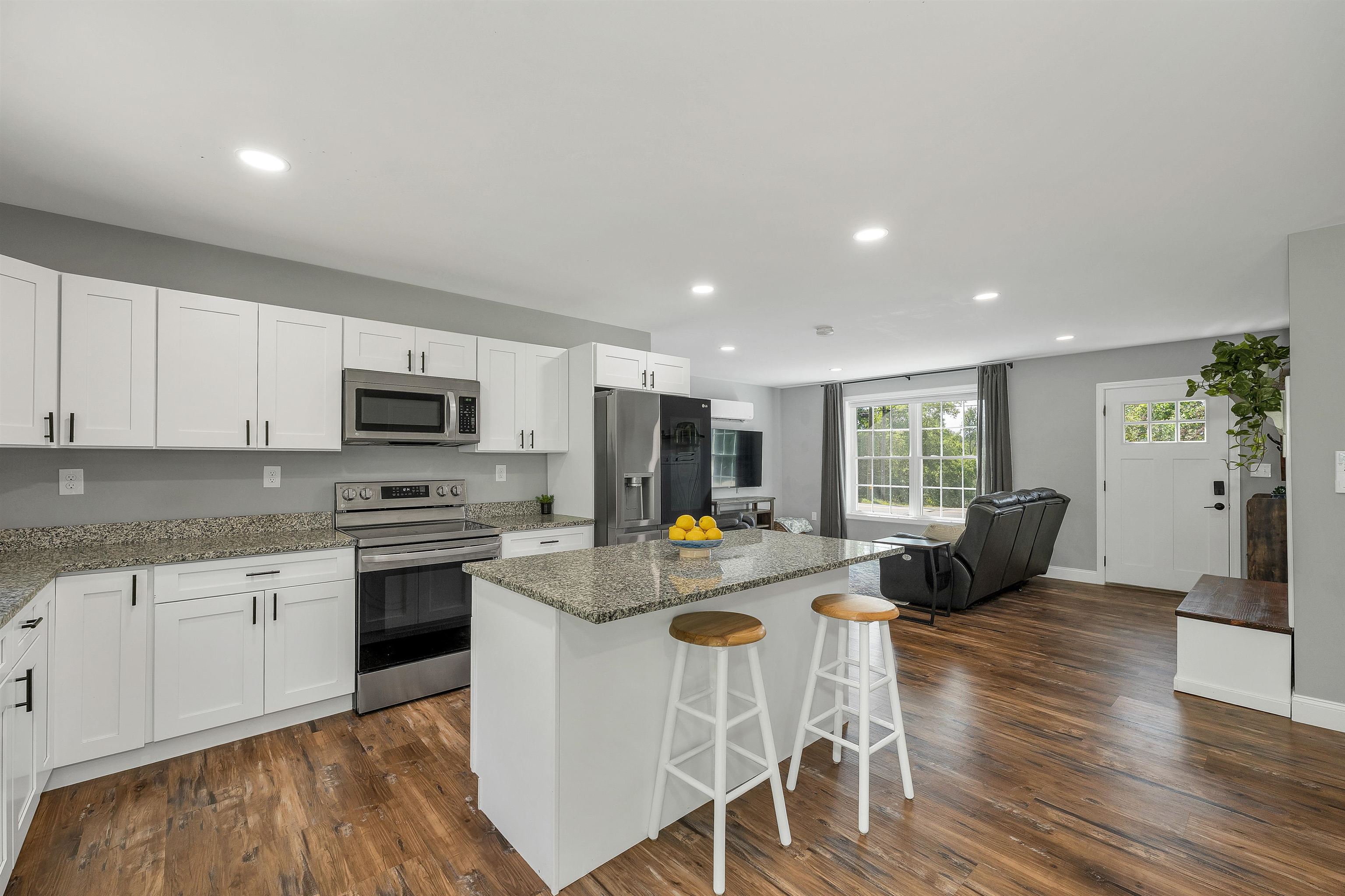 562 Pickering Road, Rochester, NH 03867 — photo 3