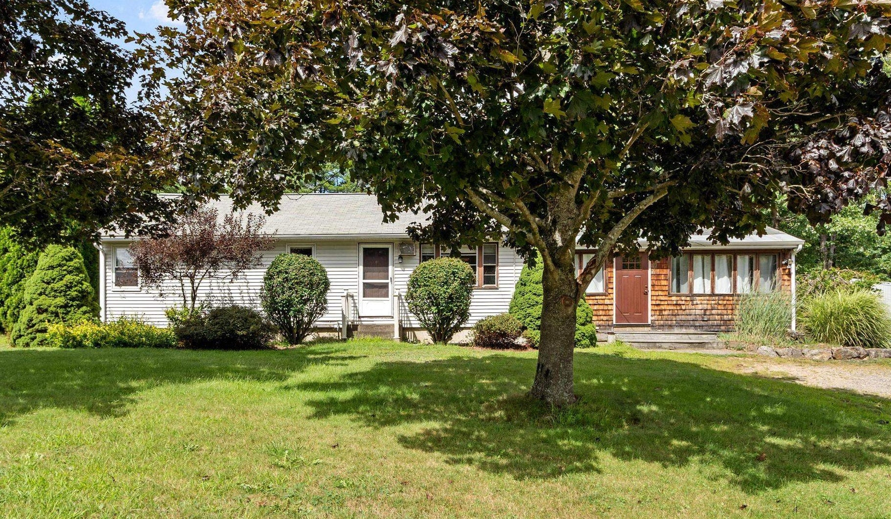 654 Daniel Webster Highway — photo