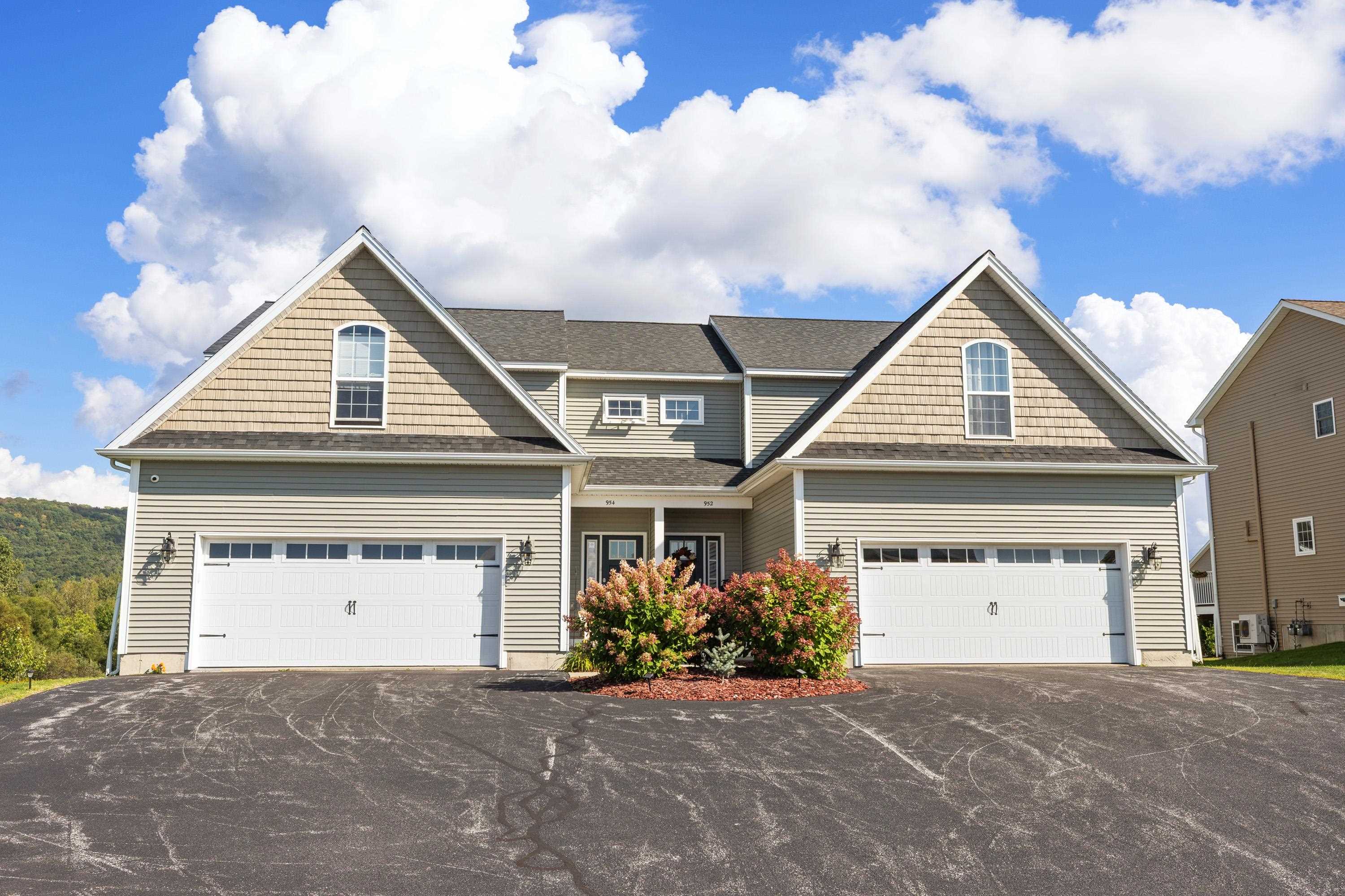 952 Harbor View Drive — photo