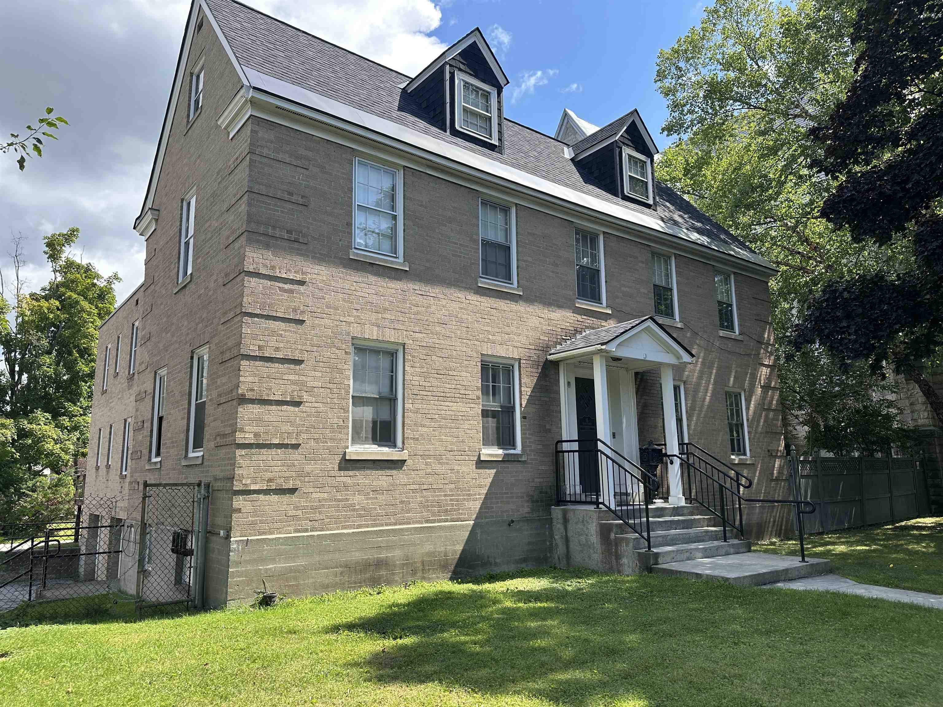 16 Barre Street — photo