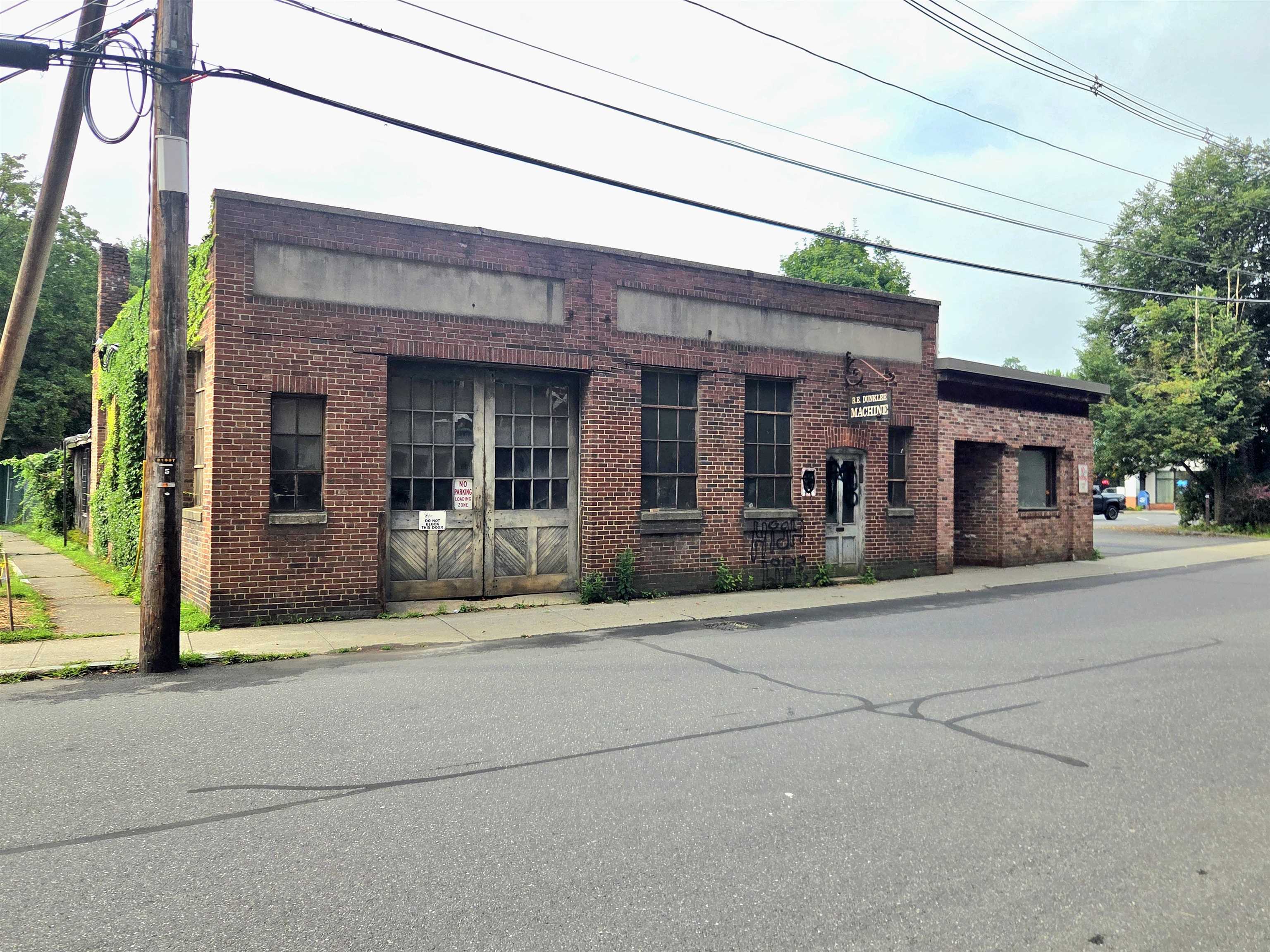 72 Flat Street — photo