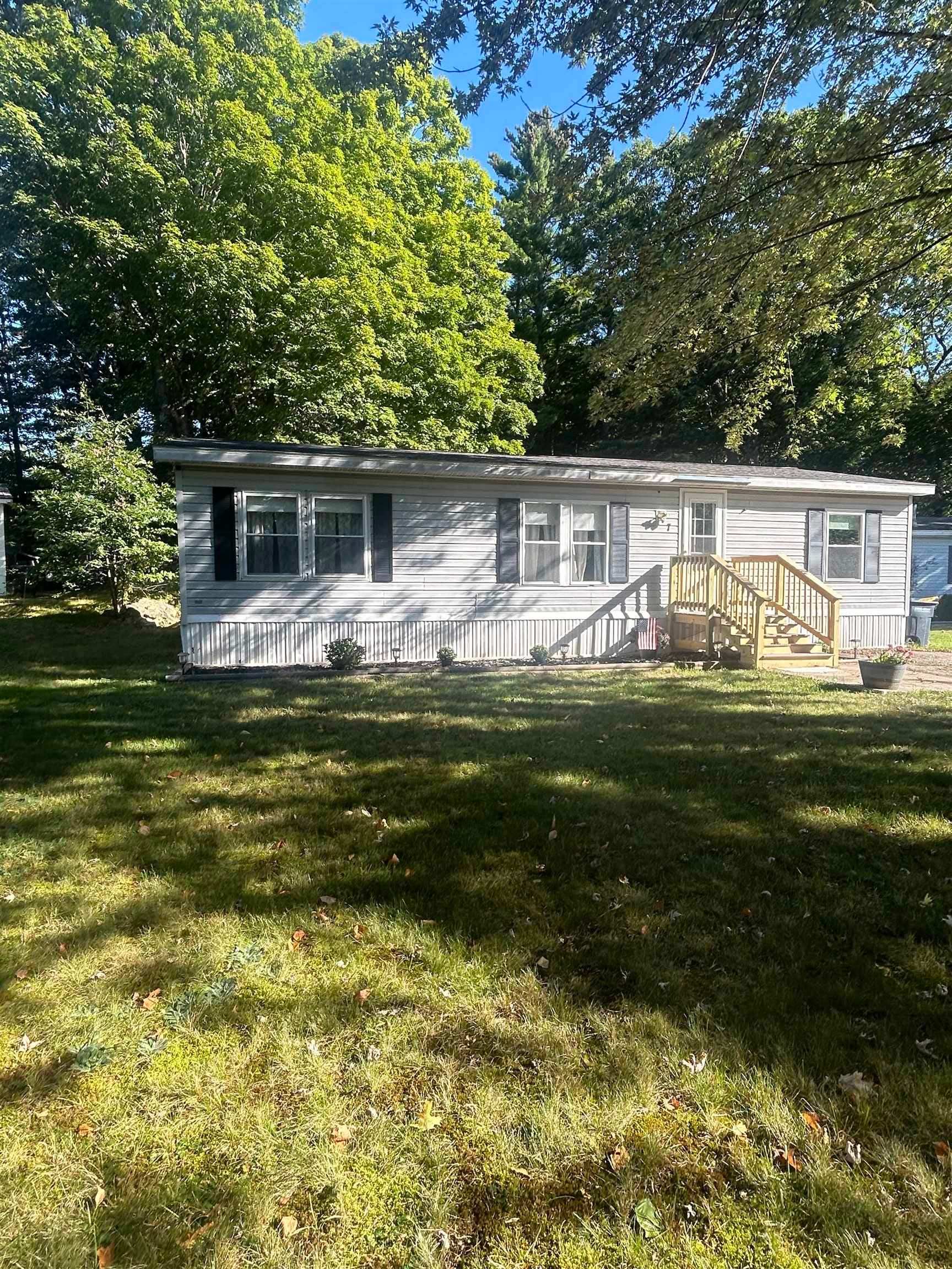 7 Hemlock Drive — photo