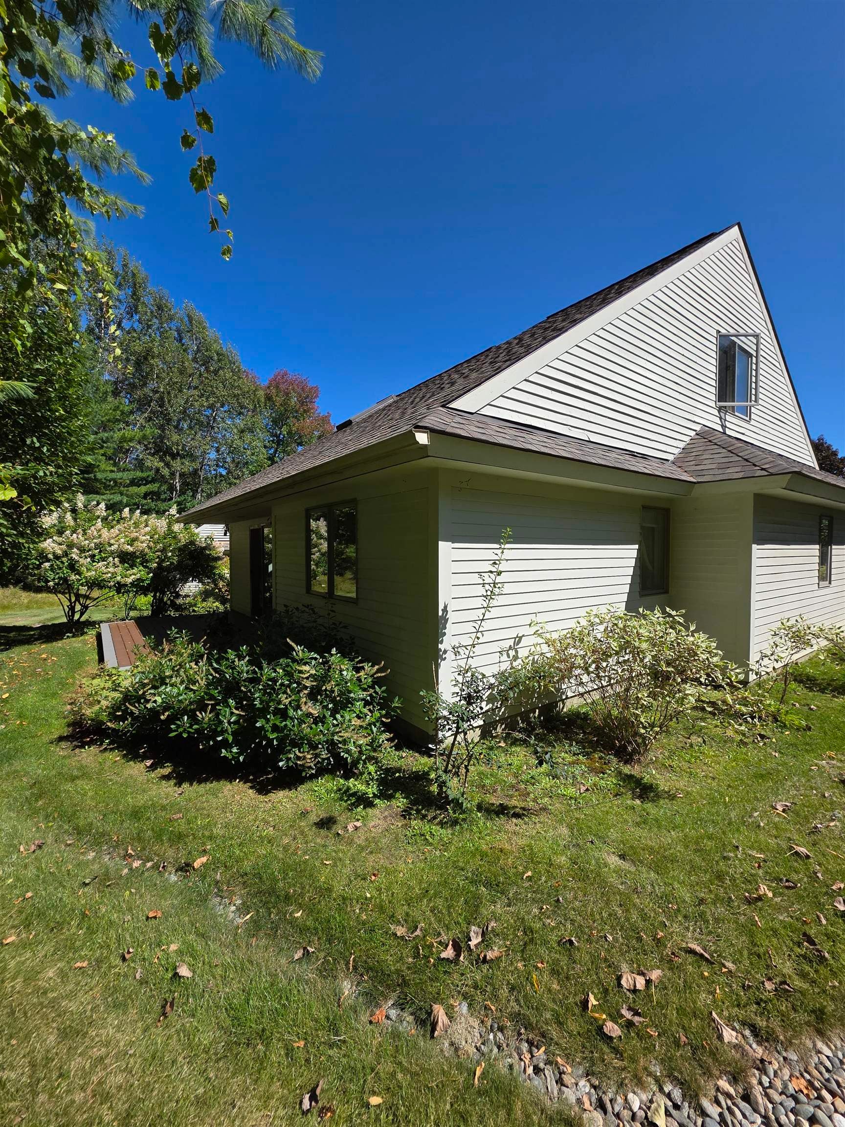 11 Cottage Court — photo