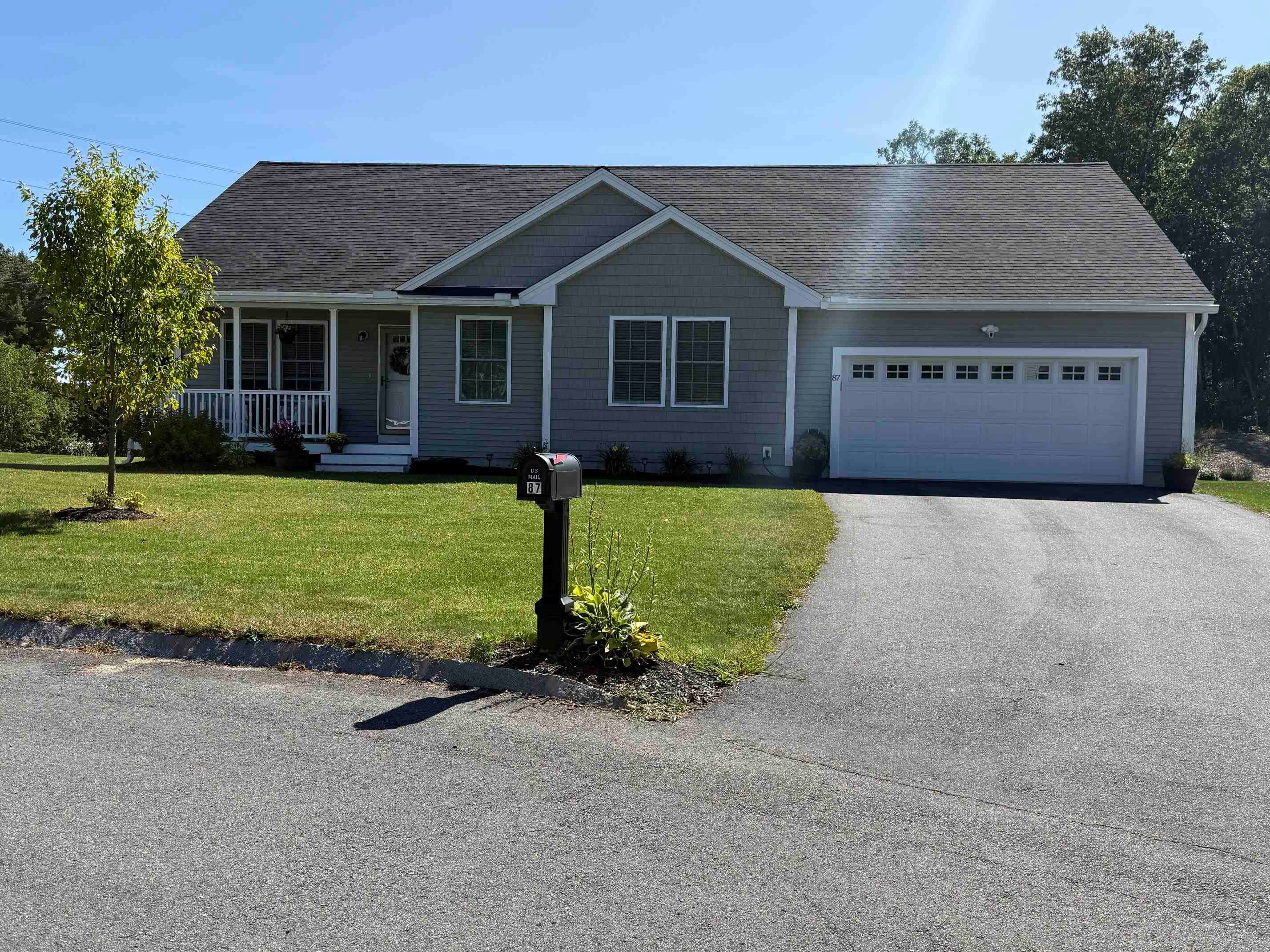 87 Bentley Way — photo