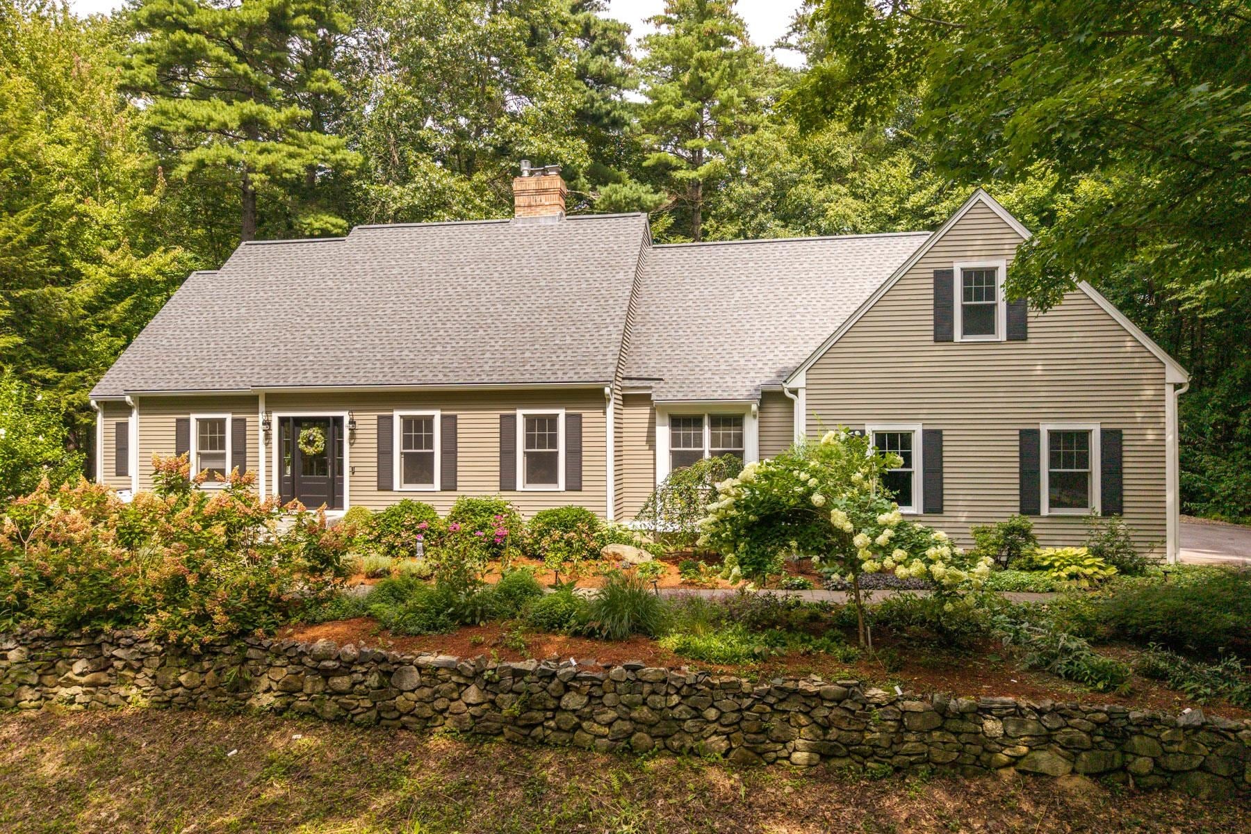 26 Winding Brook Drive — photo