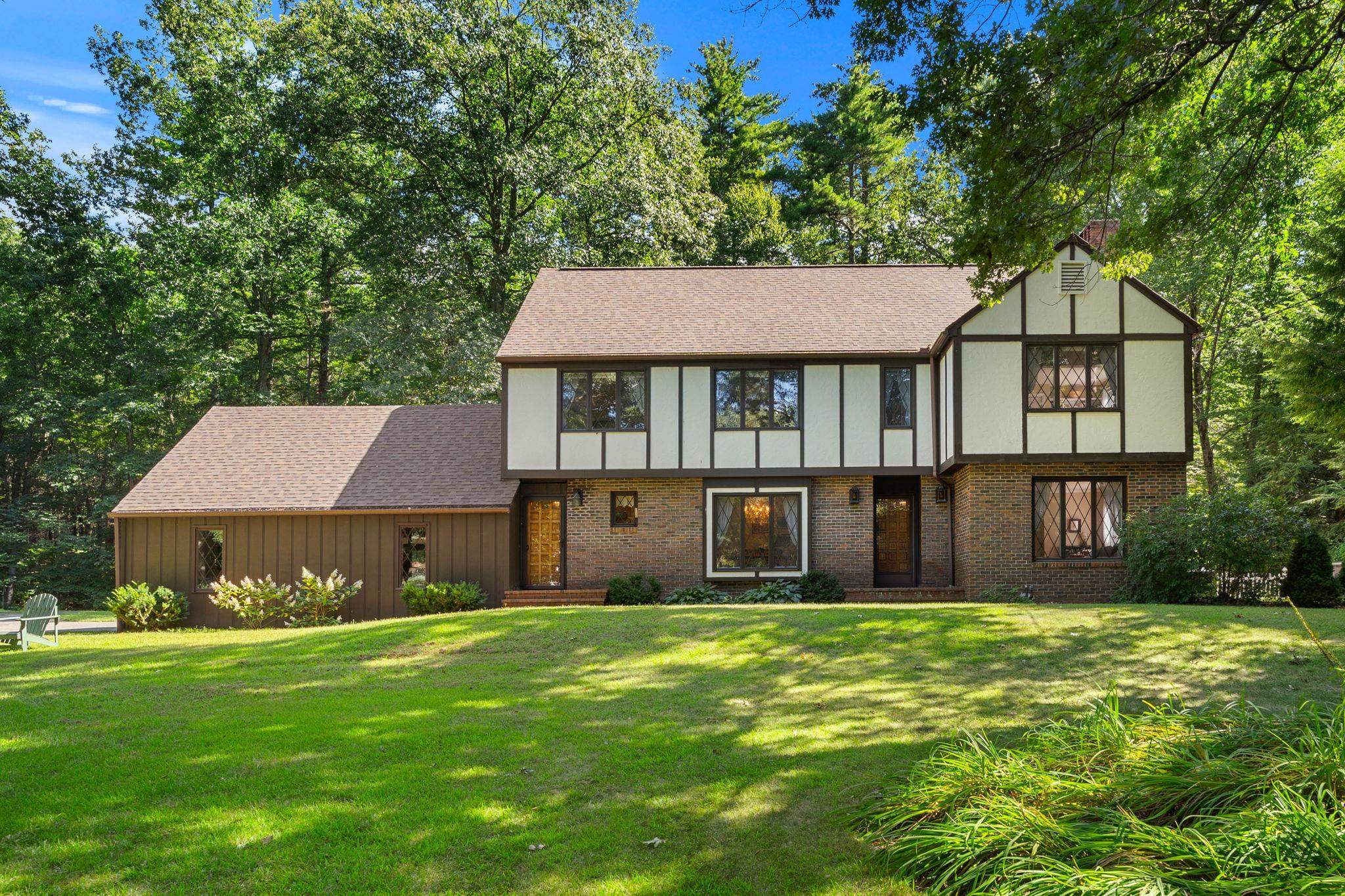 39 Ashbrook Drive — photo