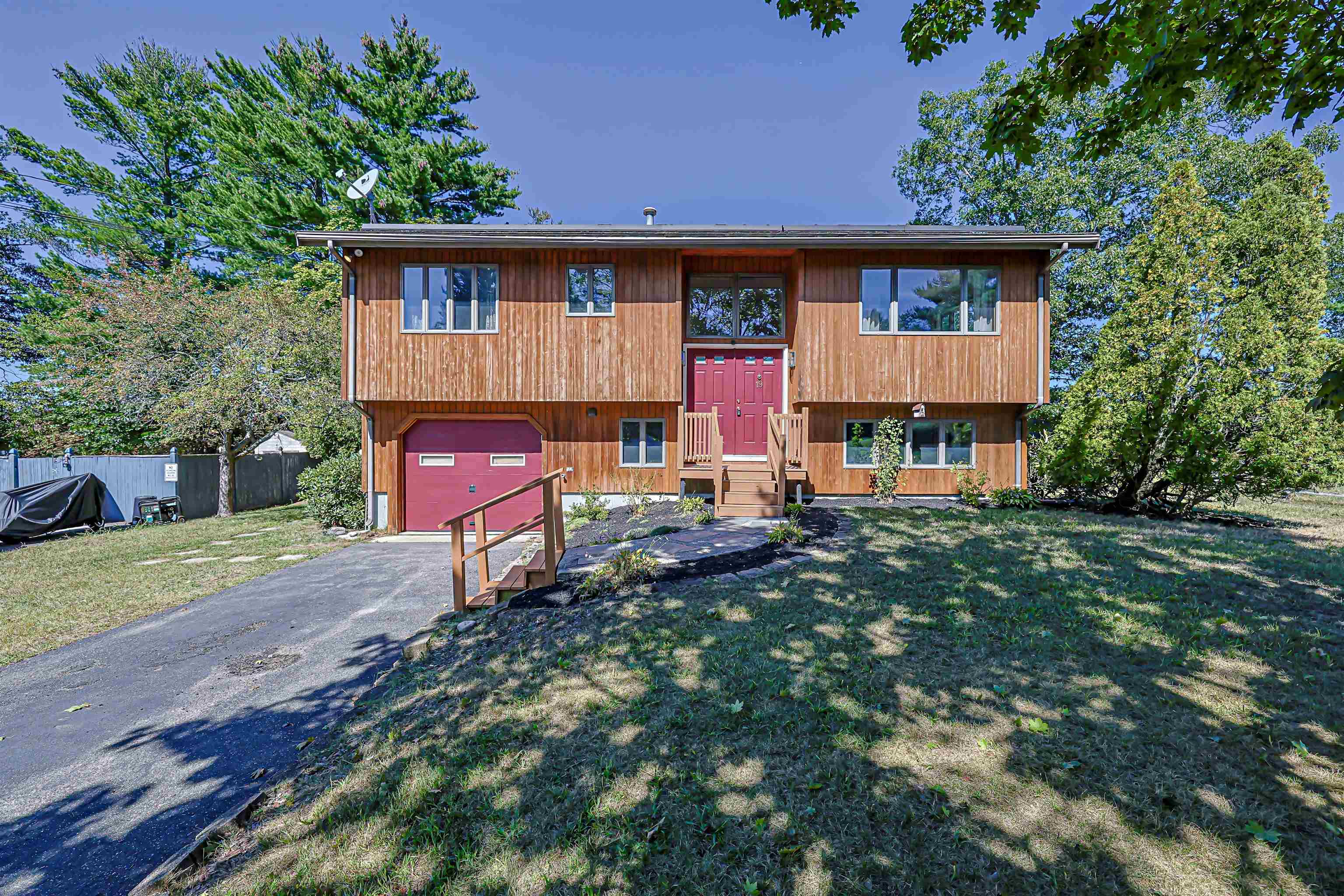 19 Brooks Road — photo